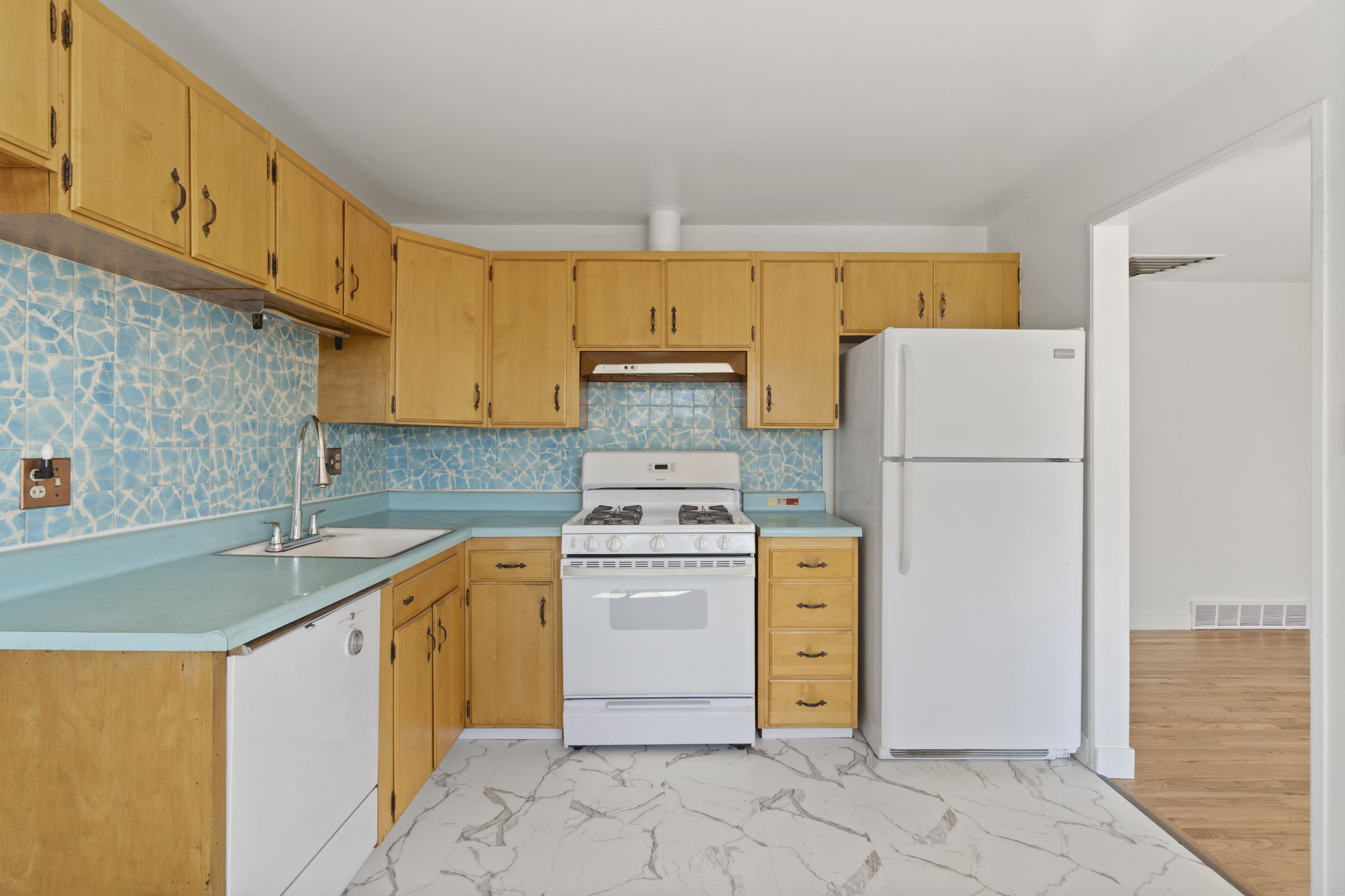 11-web-or-mls-8684-Leo-Rowen-1080-E-85th-Pl-Denver-CO-80229-109_05454