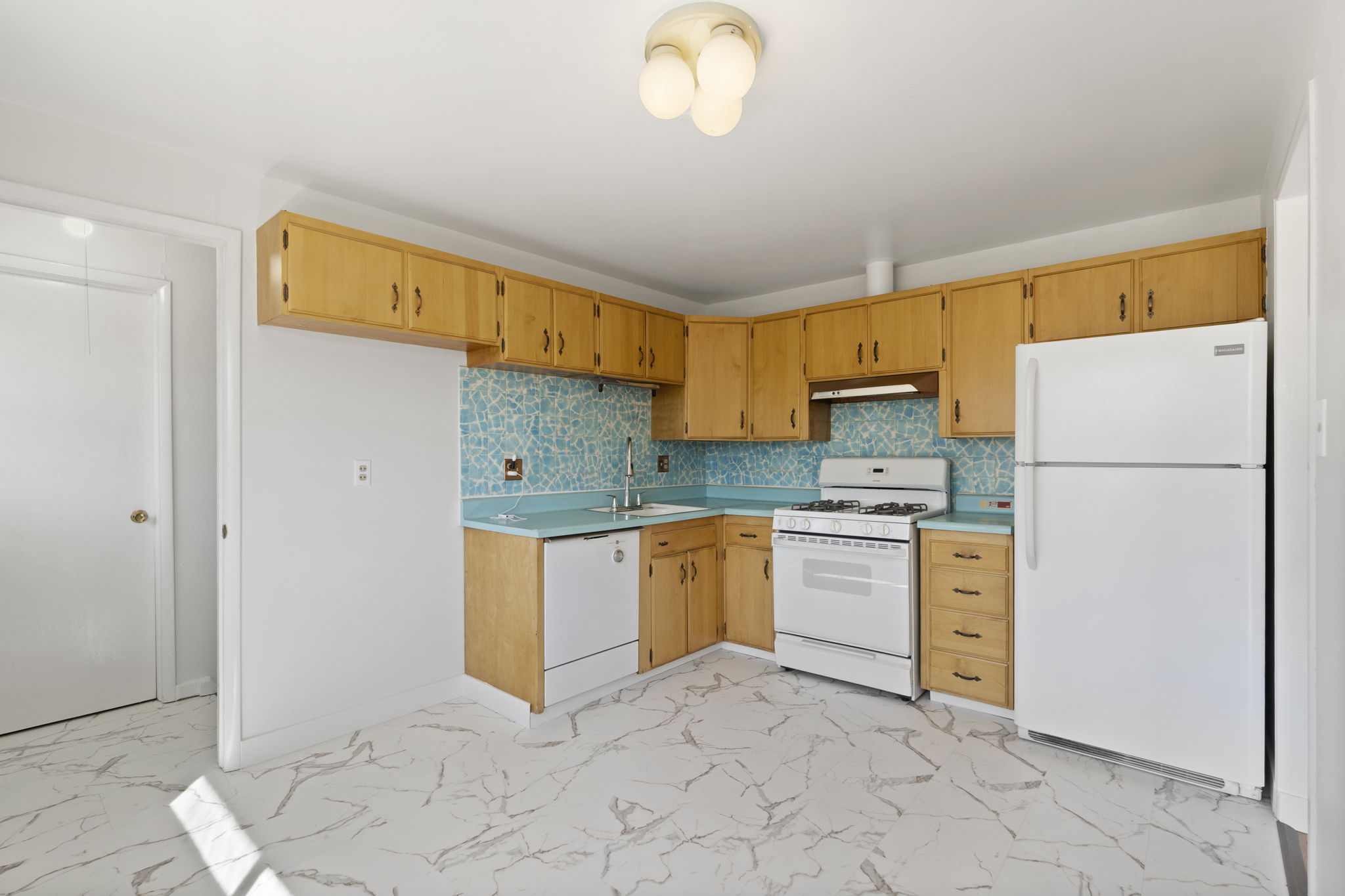 12-web-or-mls-8684-Leo-Rowen-1080-E-85th-Pl-Denver-CO-80229-110_05444