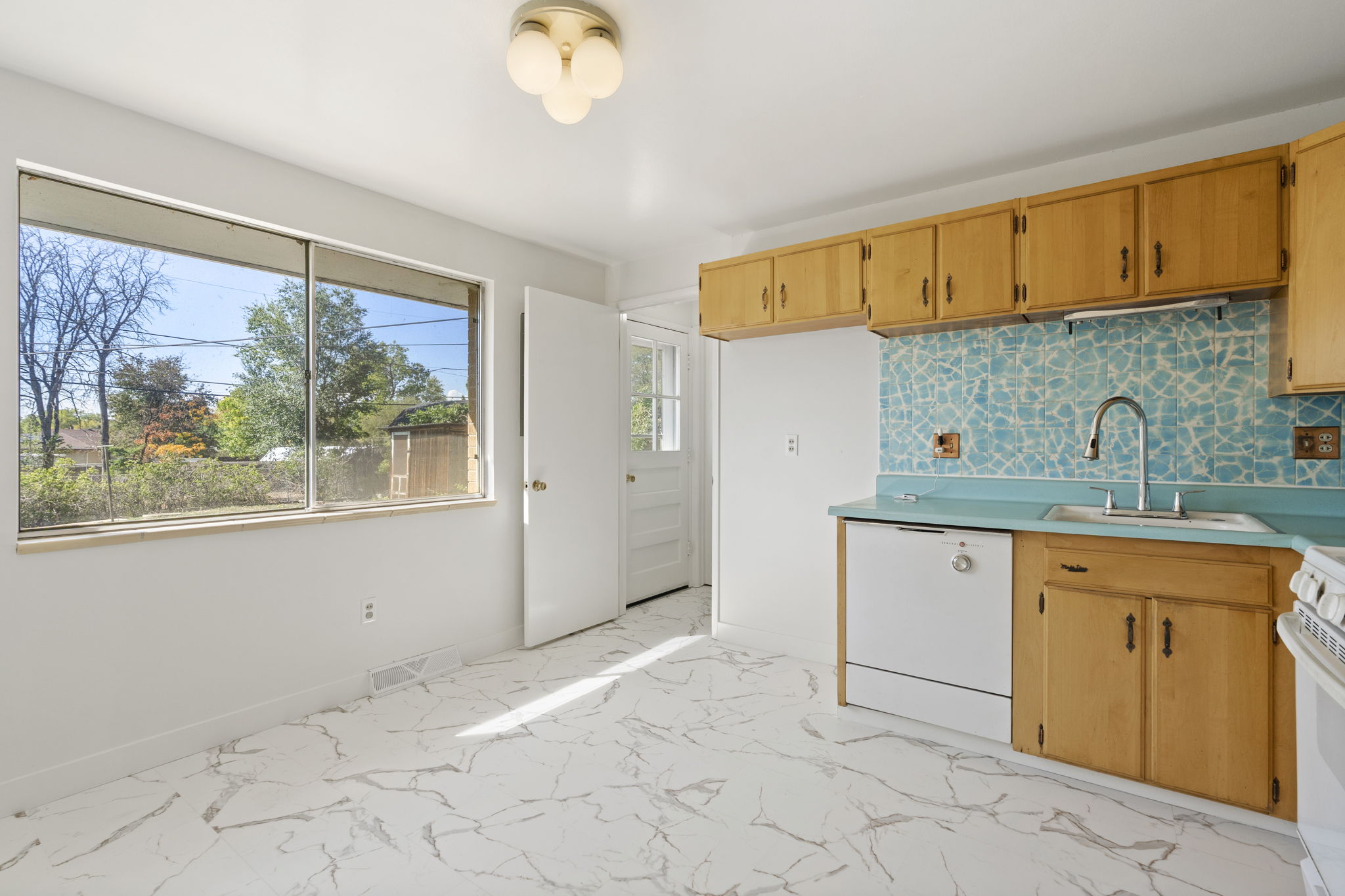 13-web-or-mls-8684-Leo-Rowen-1080-E-85th-Pl-Denver-CO-80229-111_05449