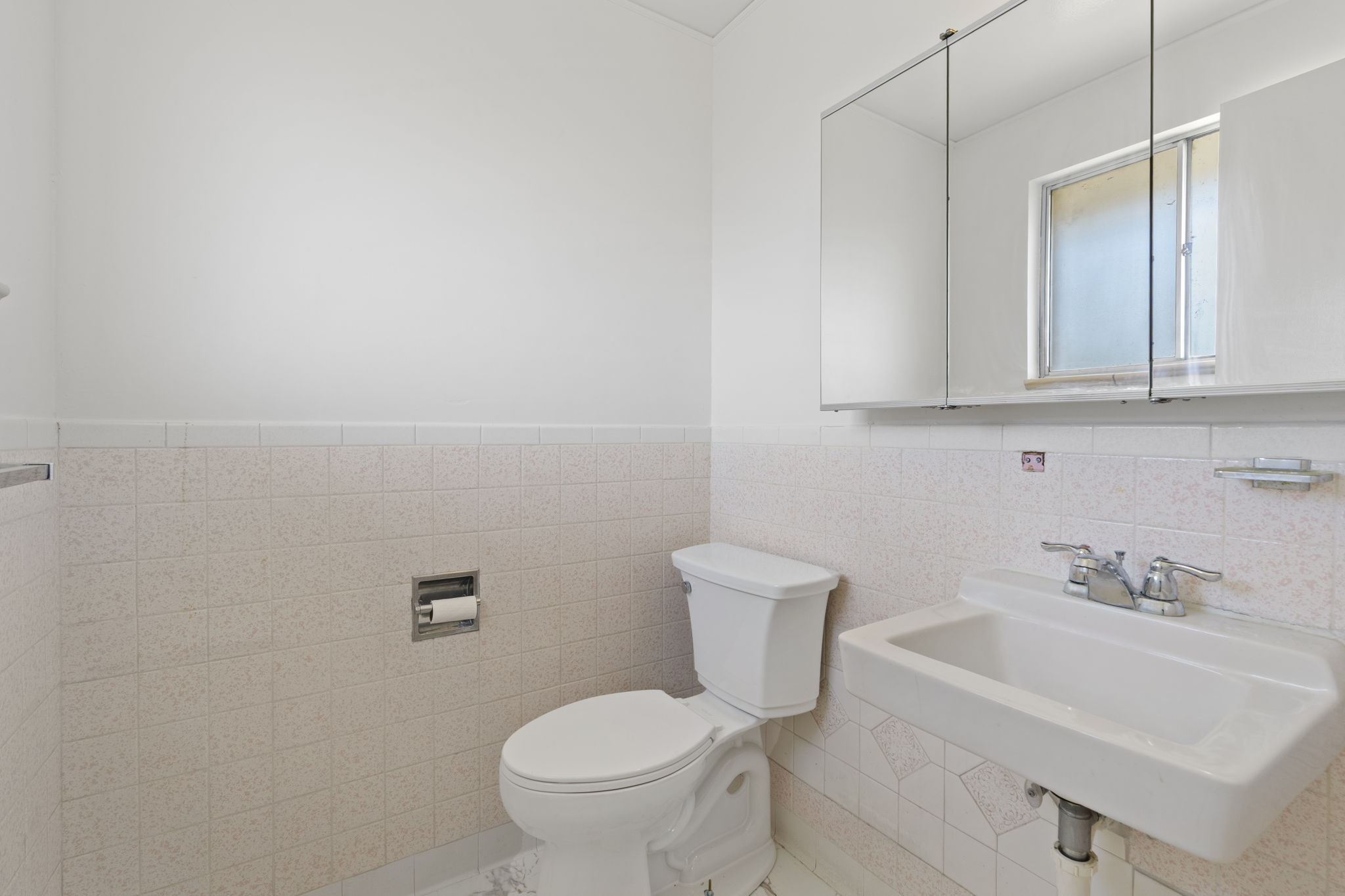 16-web-or-mls-8684-Leo-Rowen-1080-E-85th-Pl-Denver-CO-80229-114_05469
