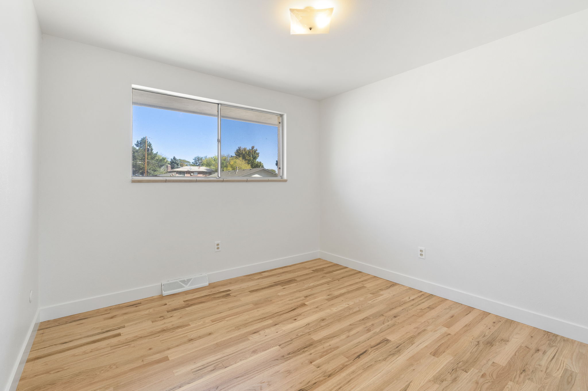 18-web-or-mls-8684-Leo-Rowen-1080-E-85th-Pl-Denver-CO-80229-116_05474