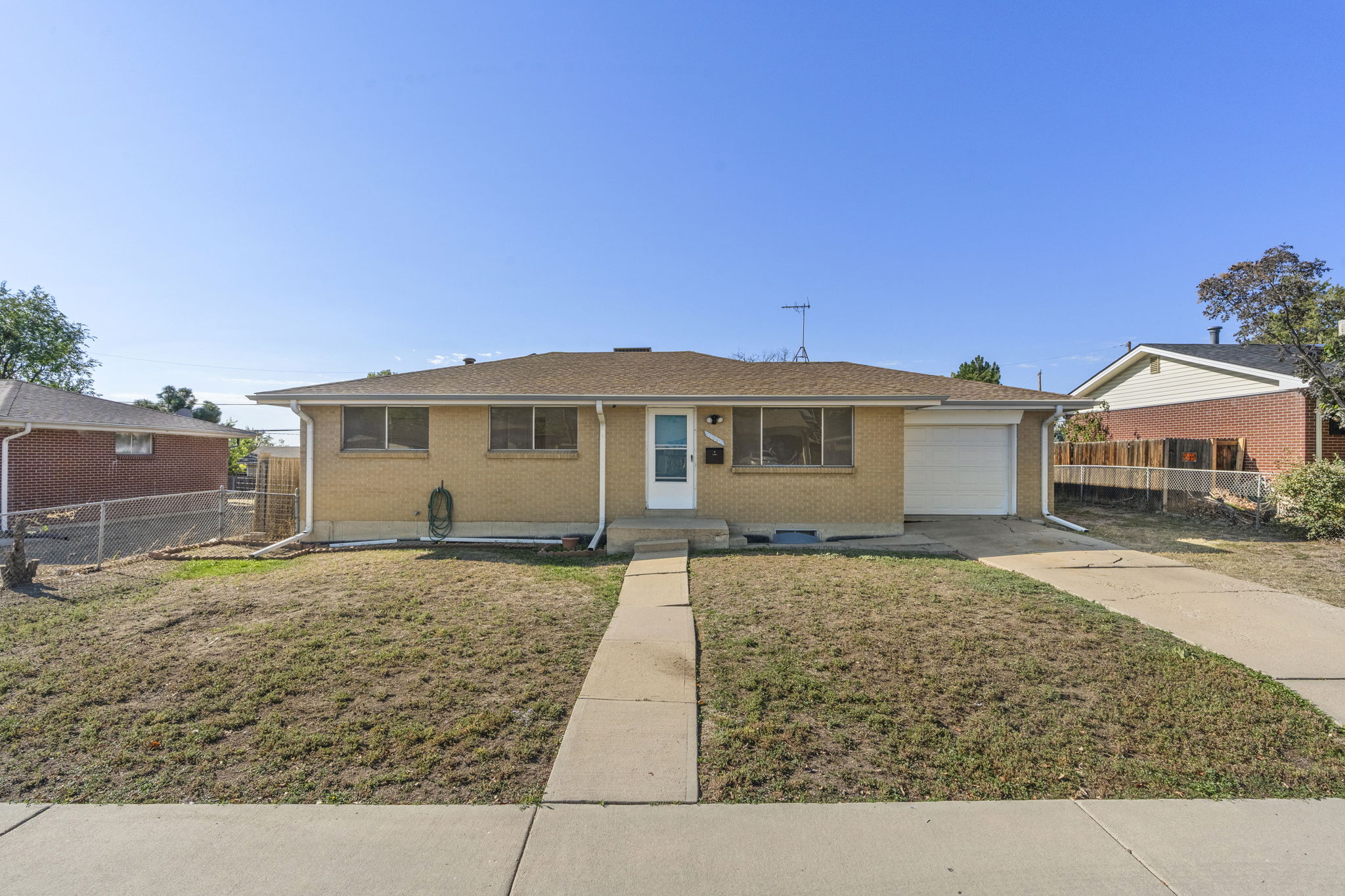 2-web-or-mls-8684-Leo-Rowen-1080-E-85th-Pl-Denver-CO-80229-101_05272