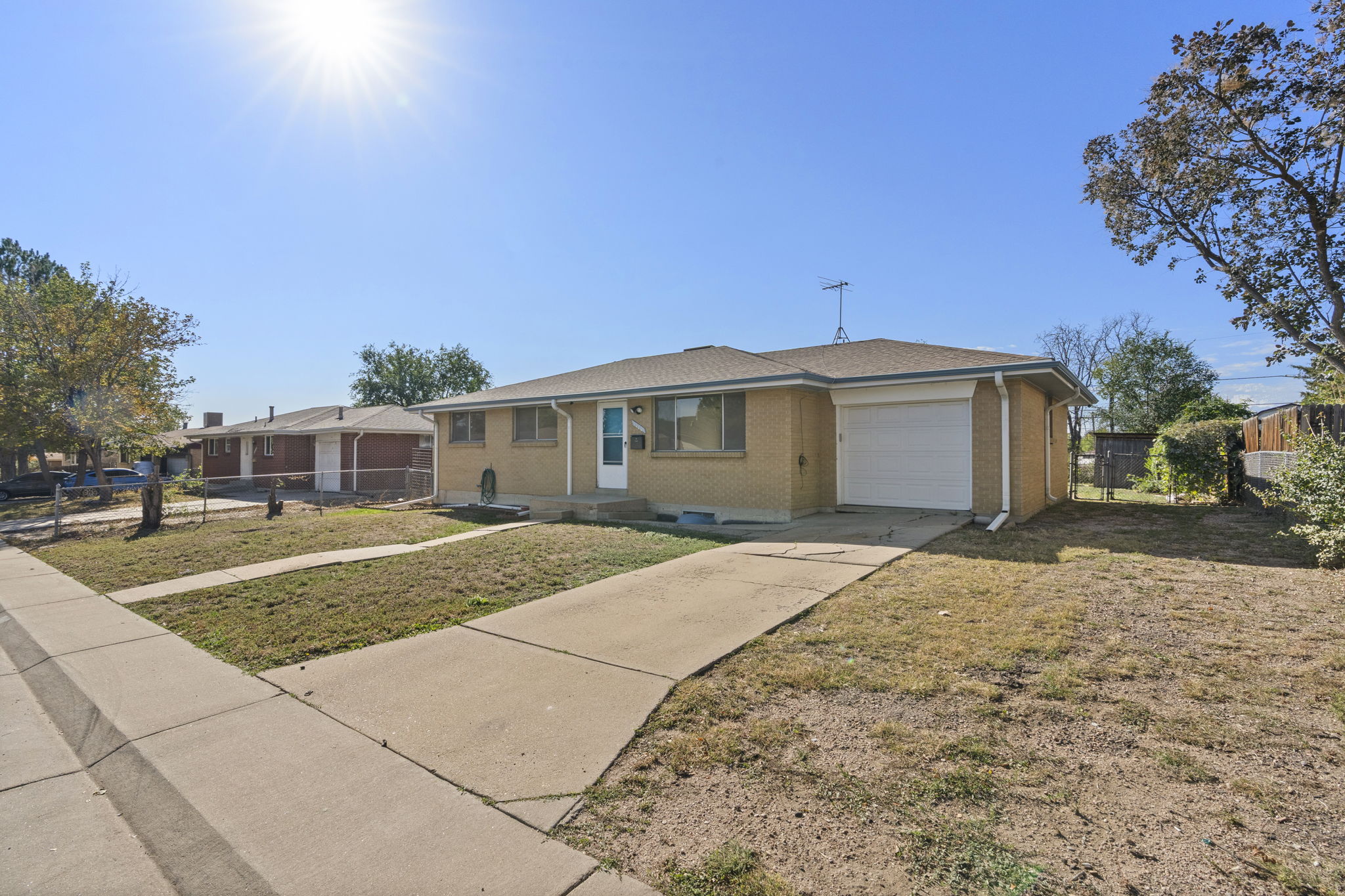 3-web-or-mls-8684-Leo-Rowen-1080-E-85th-Pl-Denver-CO-80229-100_05267