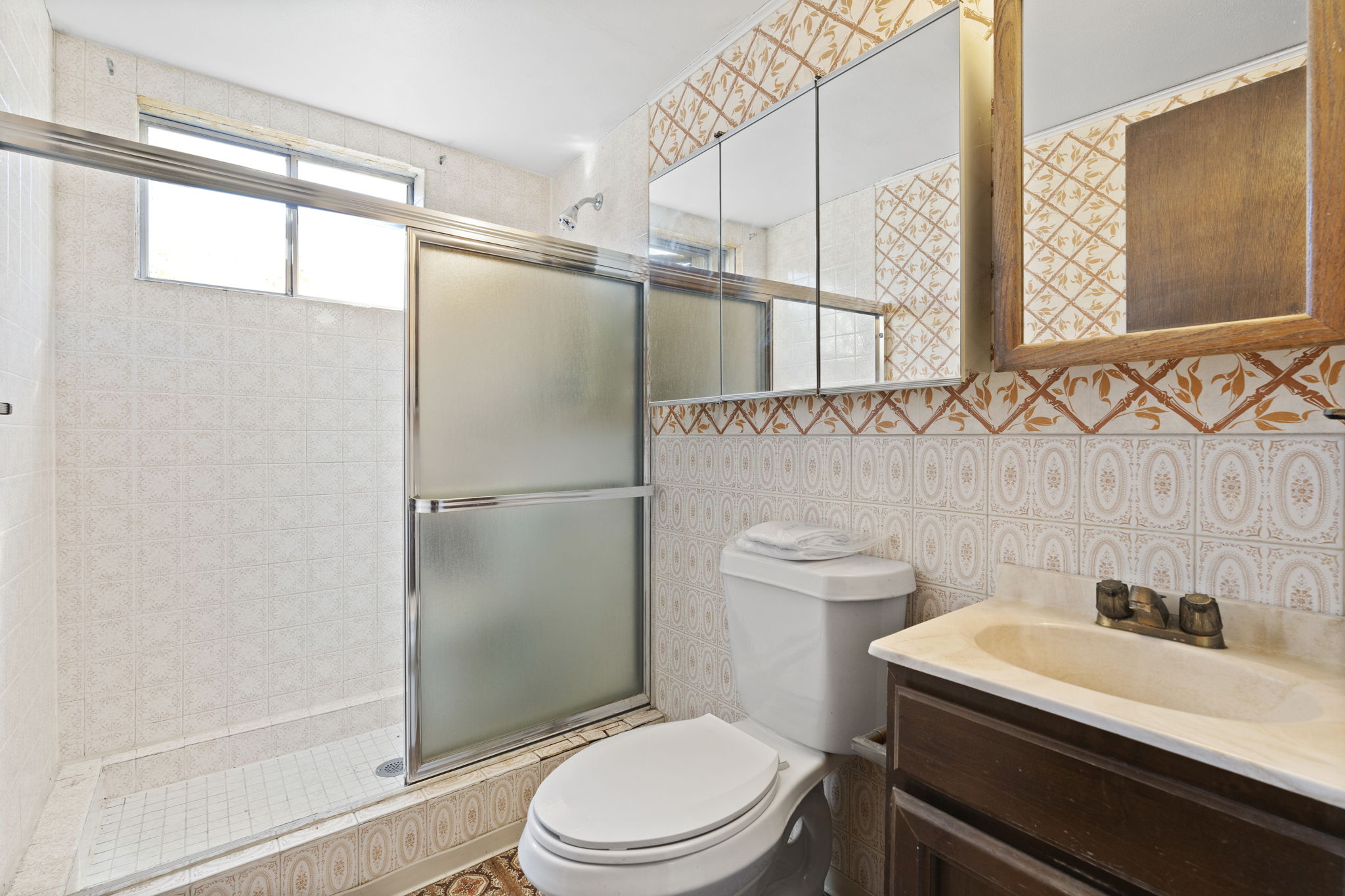 32-web-or-mls-8684-Leo-Rowen-1080-E-85th-Pl-Denver-CO-80229-130_05378