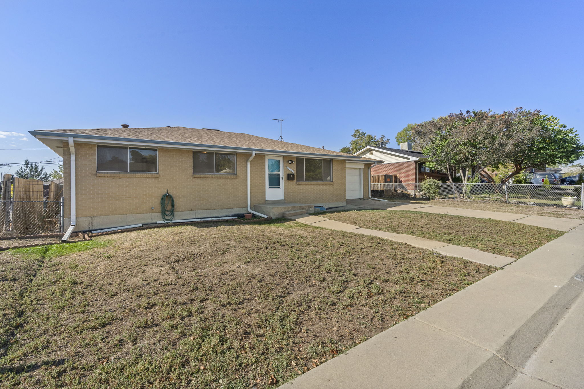 4-web-or-mls-8684-Leo-Rowen-1080-E-85th-Pl-Denver-CO-80229-102_05277
