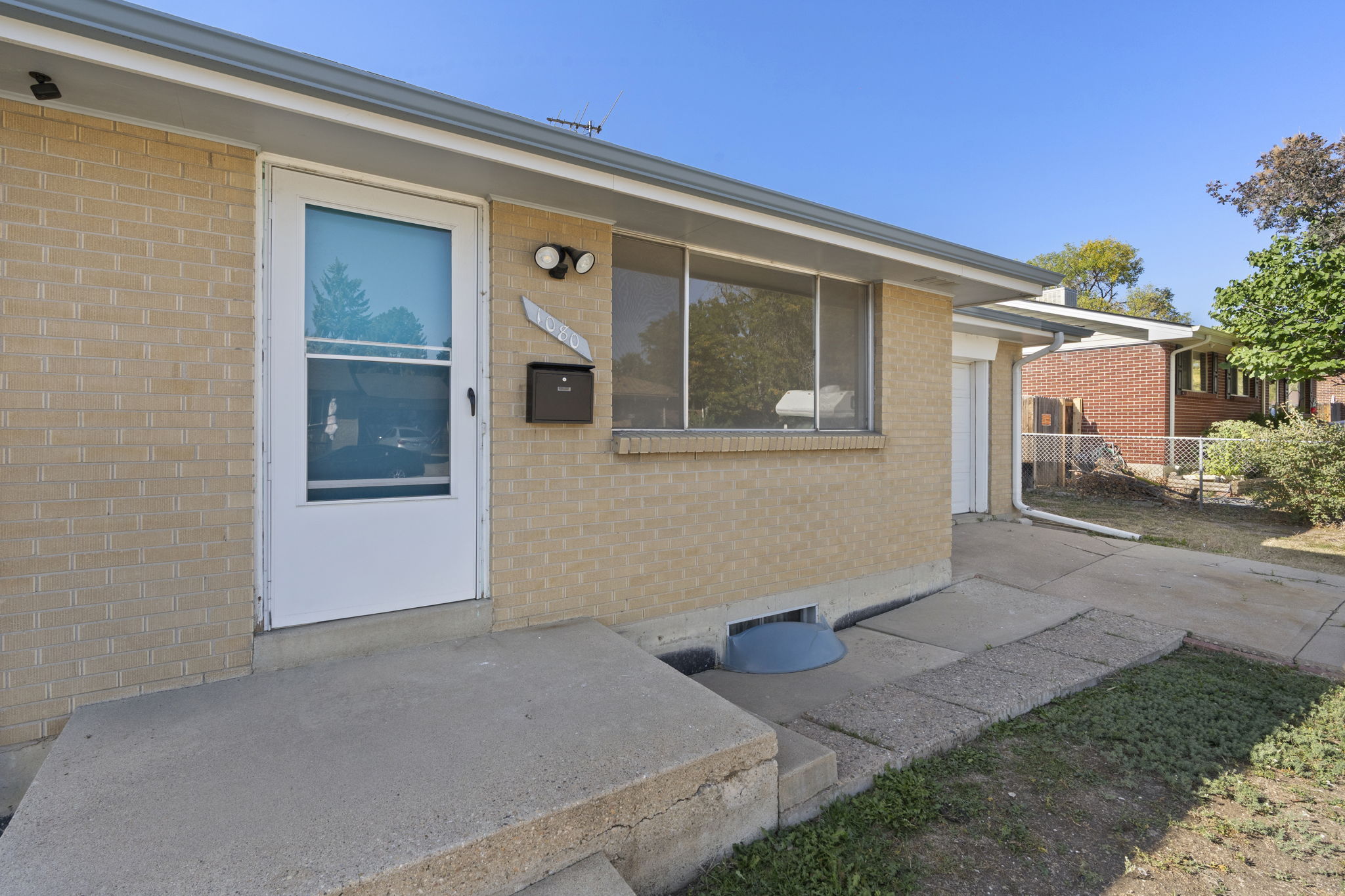5-web-or-mls-8684-Leo-Rowen-1080-E-85th-Pl-Denver-CO-80229-103_05282