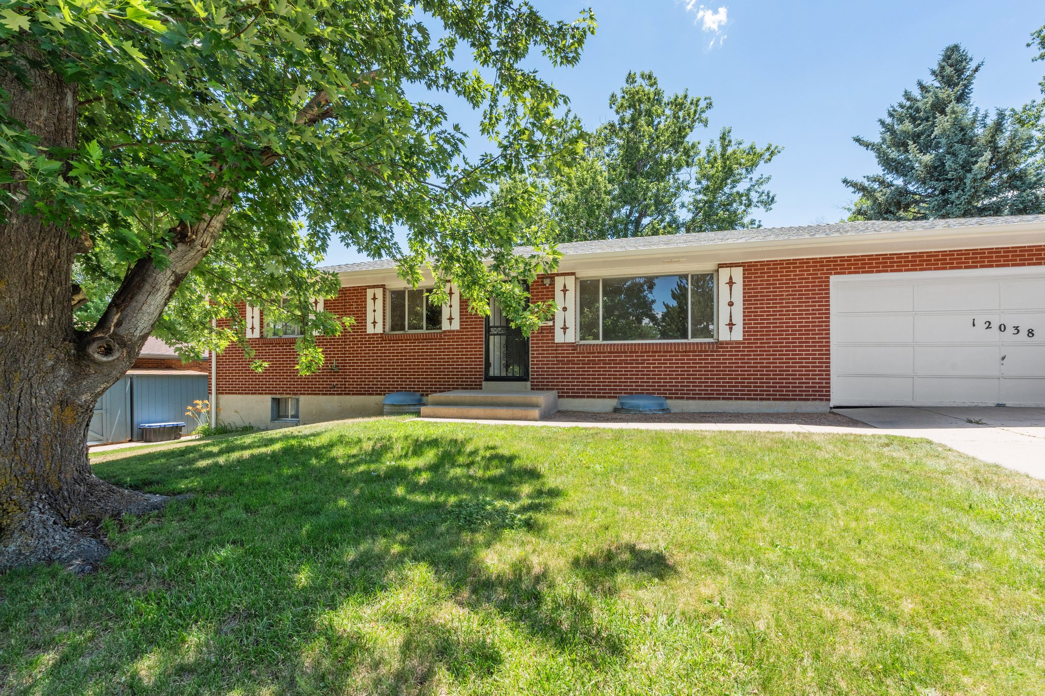 6-web-or-mls-5612-Leo-Rowen-12038-W-New-Mexico-Ave-Lakewood-CO-80228_105