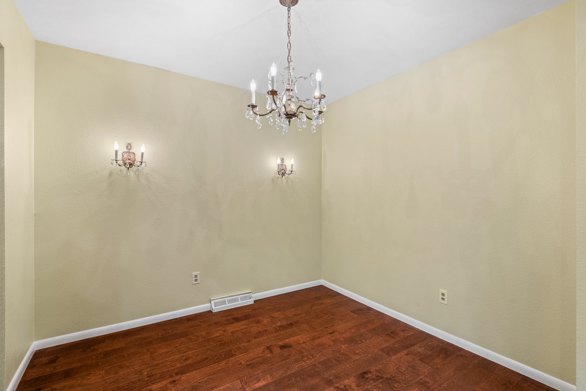 11-web-or-mls-5942-Leo-Rowen-141-S-Upham-Ct-Lakewood-CO-80226_109