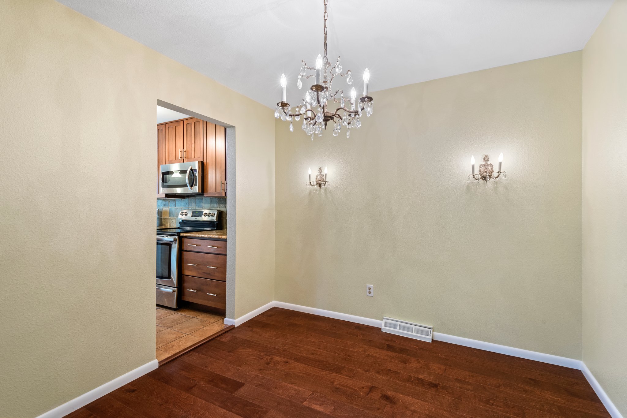 12-web-or-mls-5942-Leo-Rowen-141-S-Upham-Ct-Lakewood-CO-80226_110