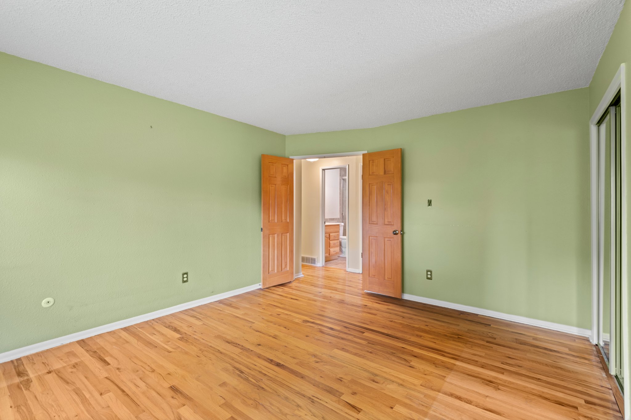 20-web-or-mls-5942-Leo-Rowen-141-S-Upham-Ct-Lakewood-CO-80226_118