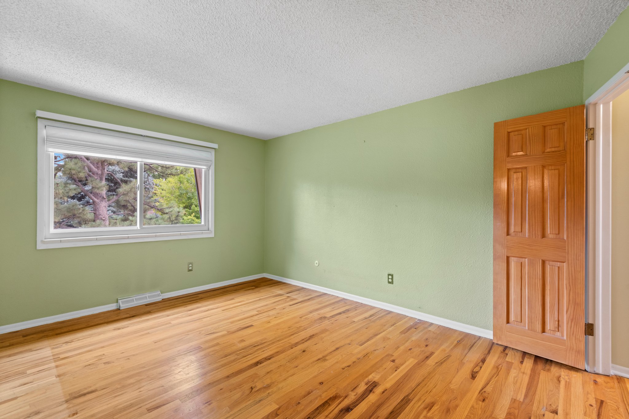 21-web-or-mls-5942-Leo-Rowen-141-S-Upham-Ct-Lakewood-CO-80226_119