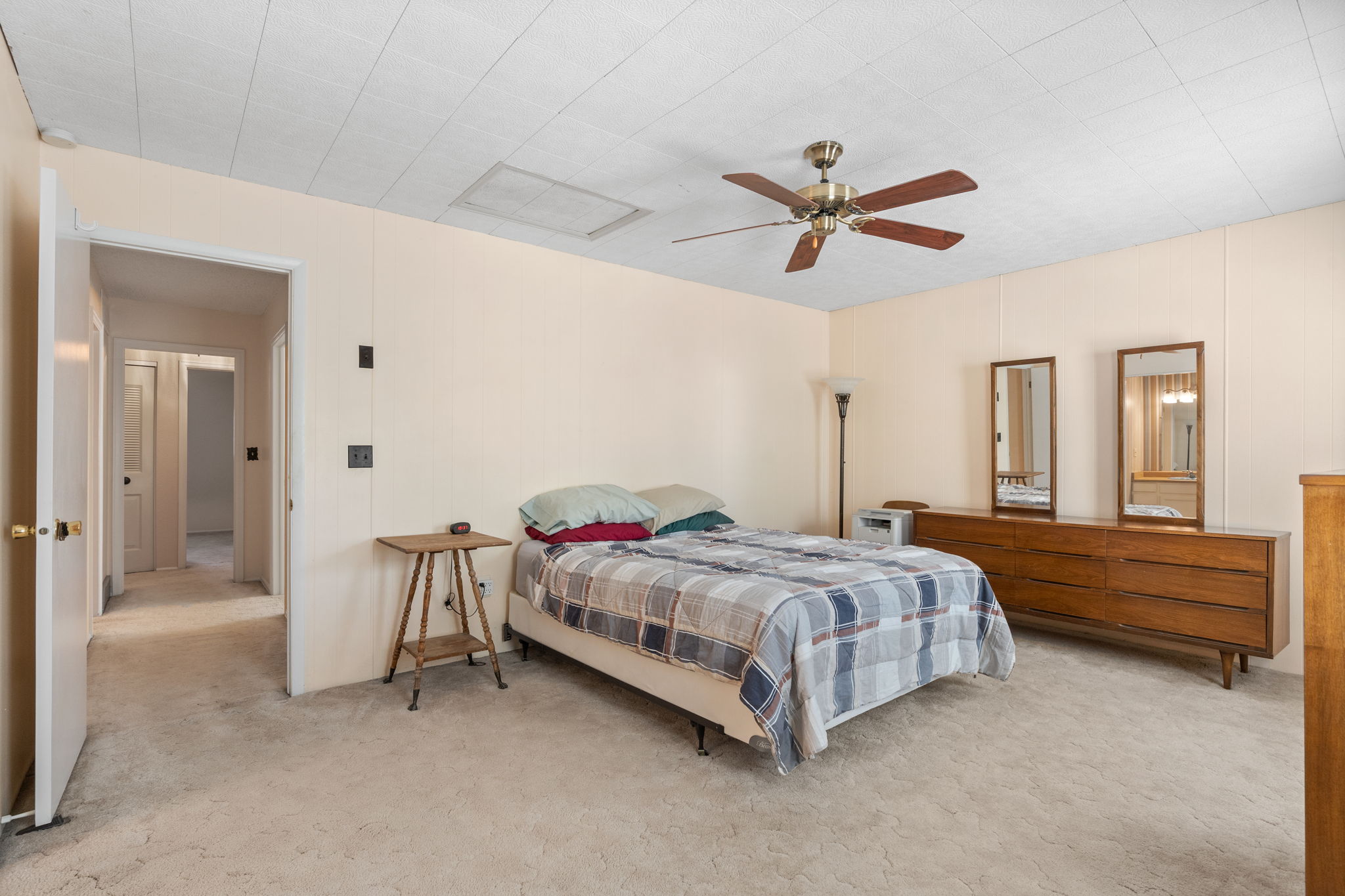 21-web-or-mls-8588-Leo-Rowen-14835-E-Caspian-Pl-Aurora-CO-80014__119