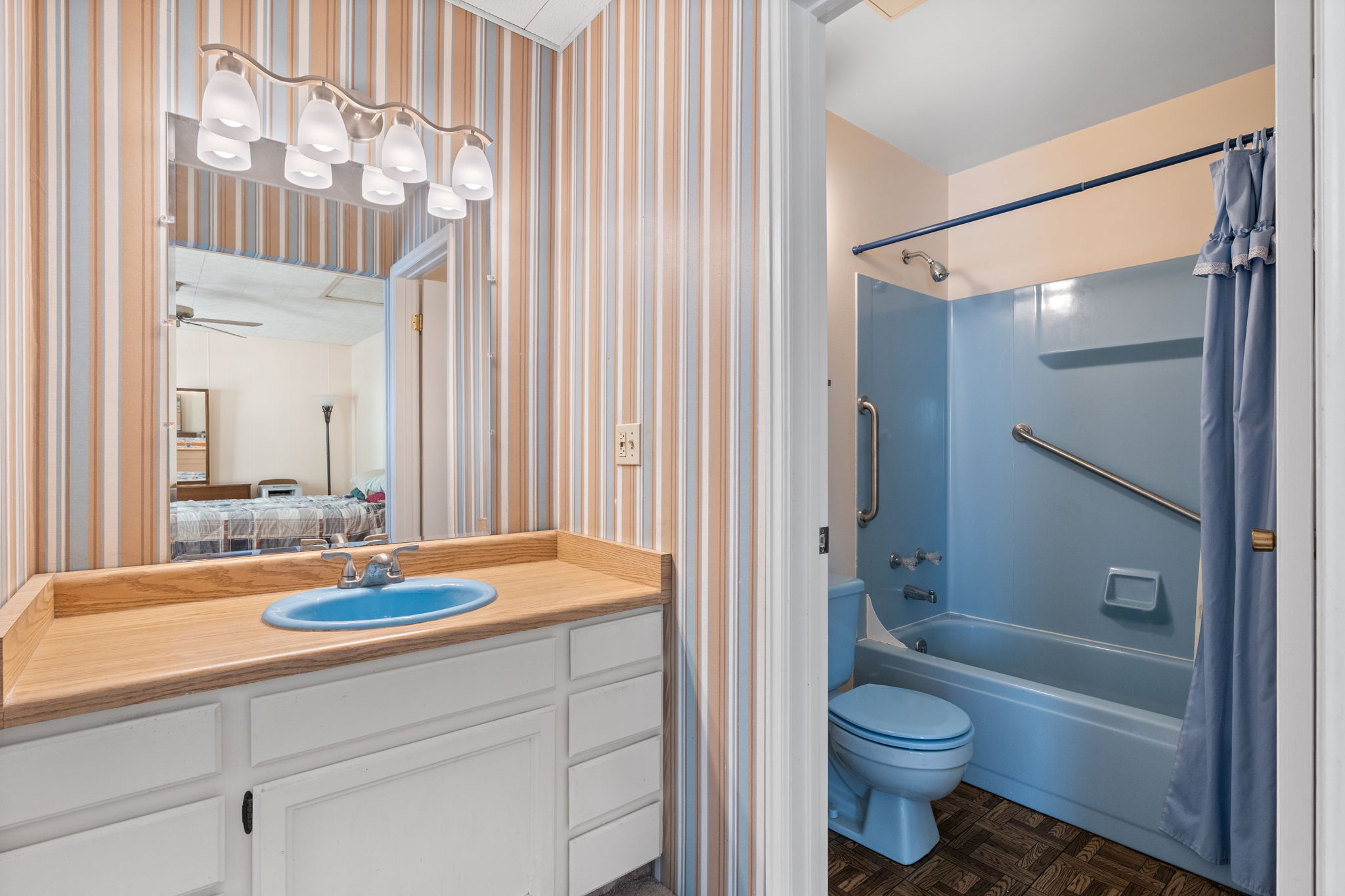 22-web-or-mls-8588-Leo-Rowen-14835-E-Caspian-Pl-Aurora-CO-80014__120