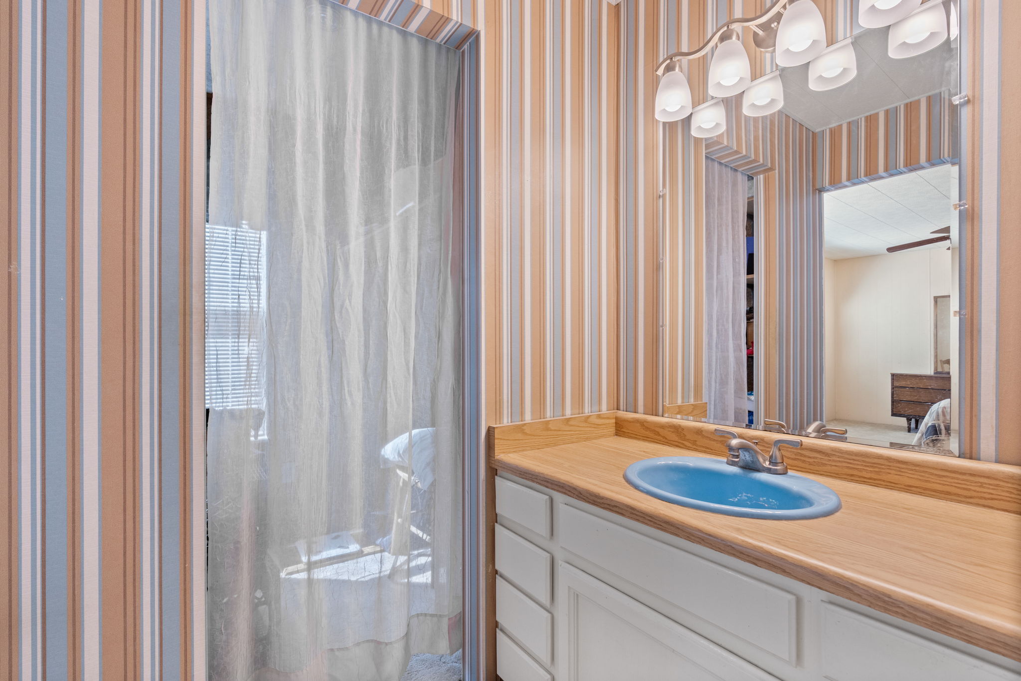 23-web-or-mls-8588-Leo-Rowen-14835-E-Caspian-Pl-Aurora-CO-80014__121