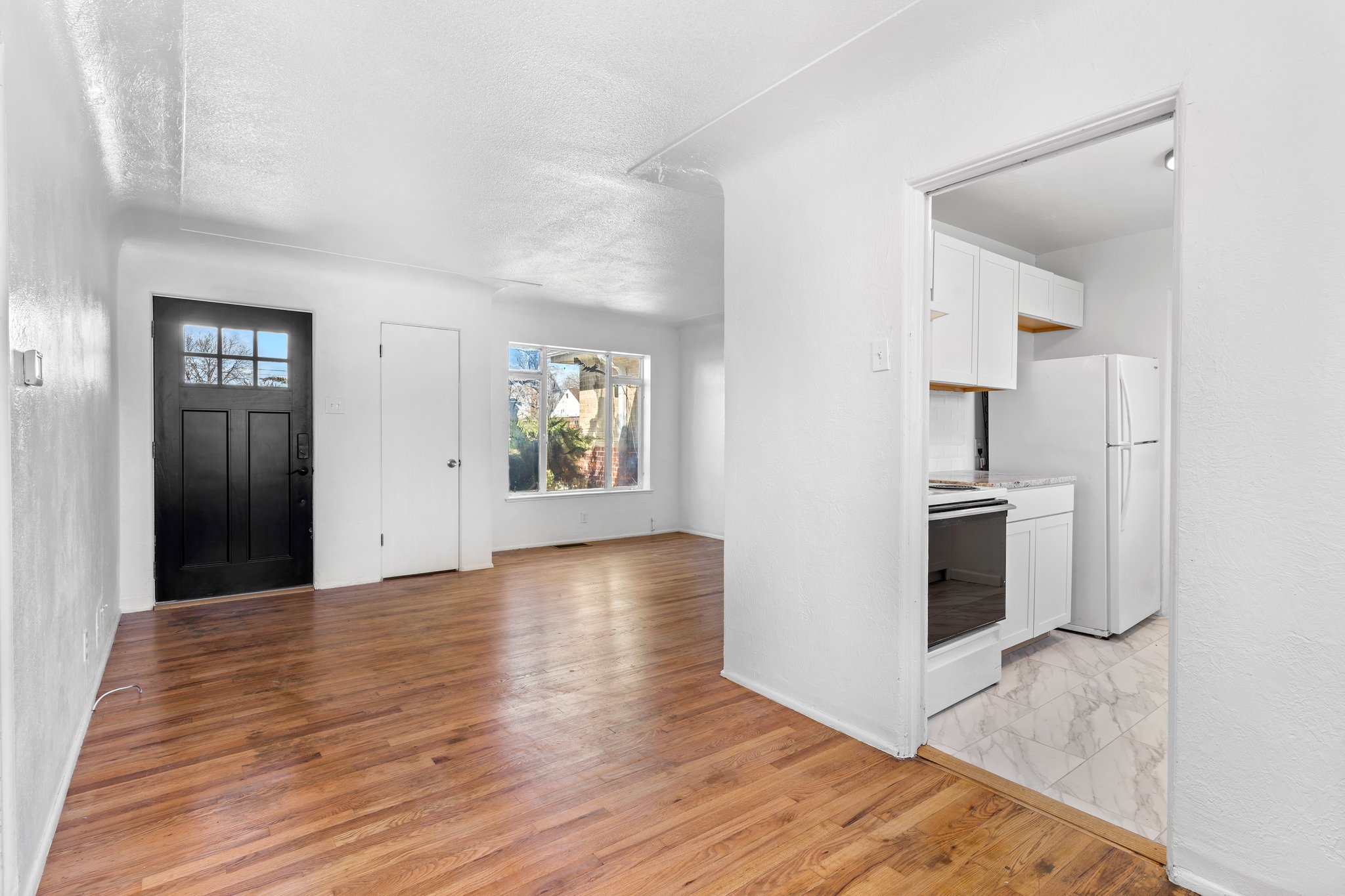 11-web-or-mls-3614-Leo-Rowen-2270-Poplar-St-Denver-CO-80207_110