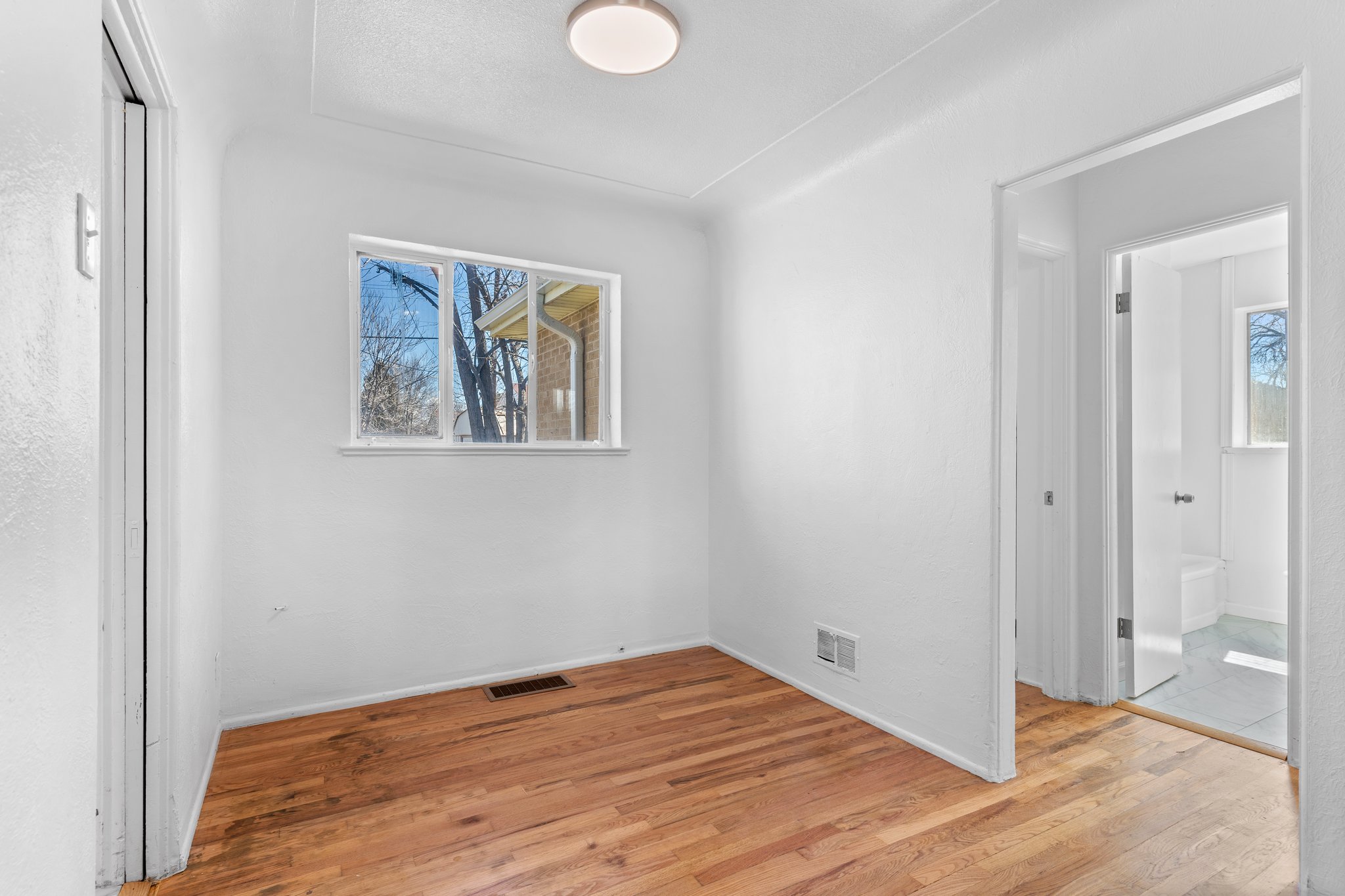 13-web-or-mls-3614-Leo-Rowen-2270-Poplar-St-Denver-CO-80207_112