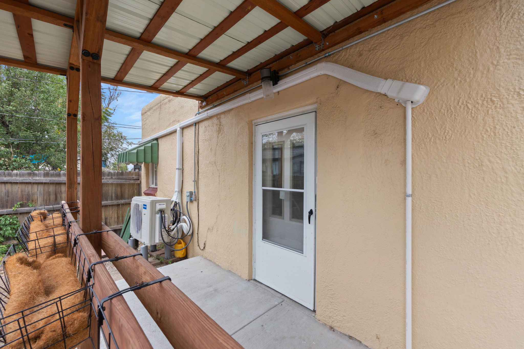 10-web-or-mls-8662-Leo-Rowen-3126-N-Race-St-Denver-CO-80205-110_0704