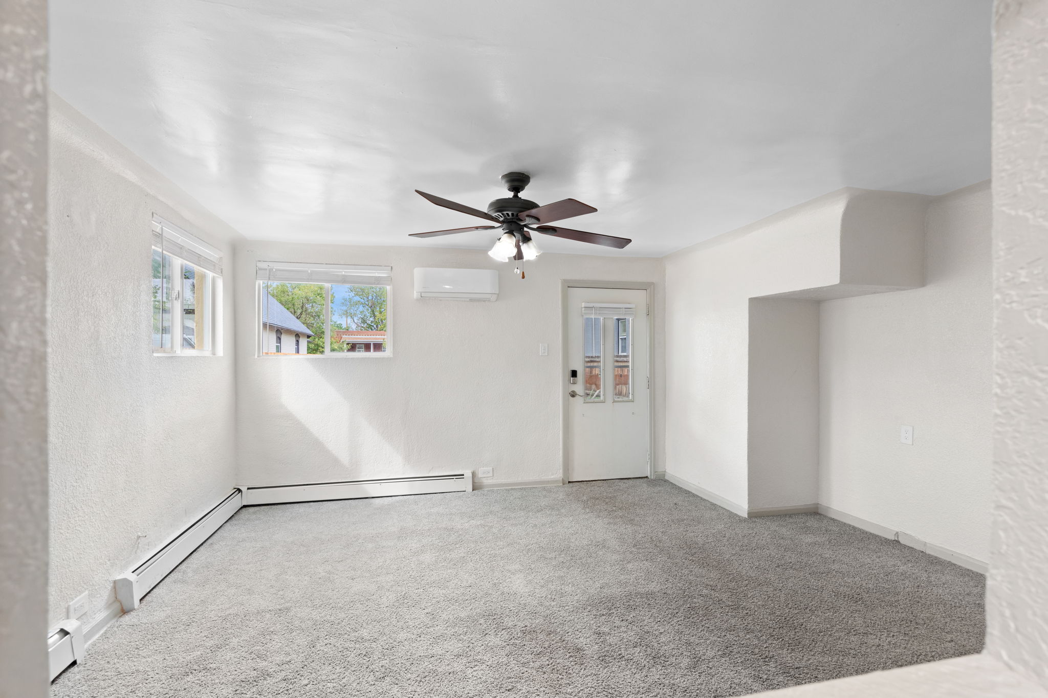 11-web-or-mls-8662-Leo-Rowen-3126-N-Race-St-Denver-CO-80205-112_0794