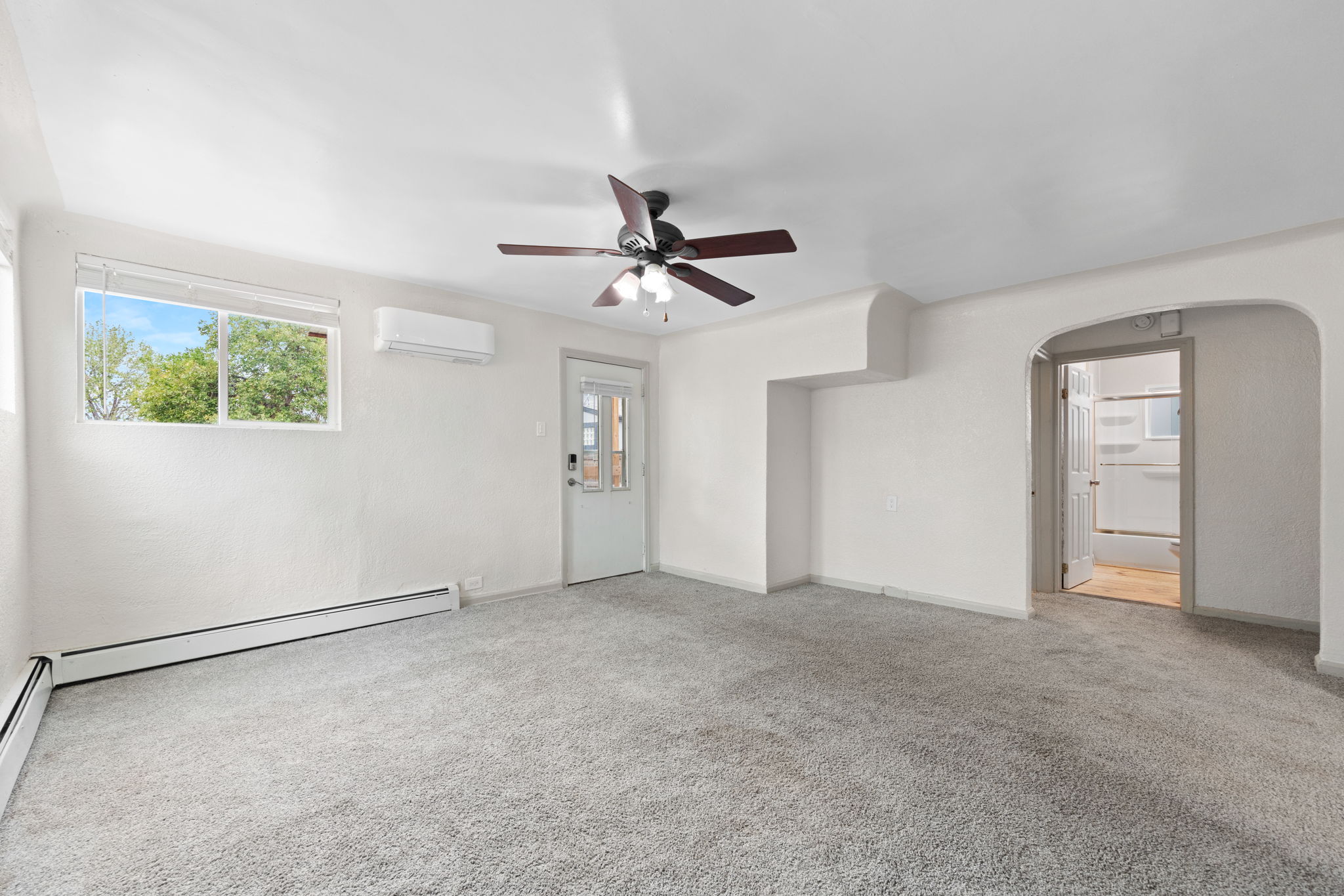 12-web-or-mls-8662-Leo-Rowen-3126-N-Race-St-Denver-CO-80205-113_0724