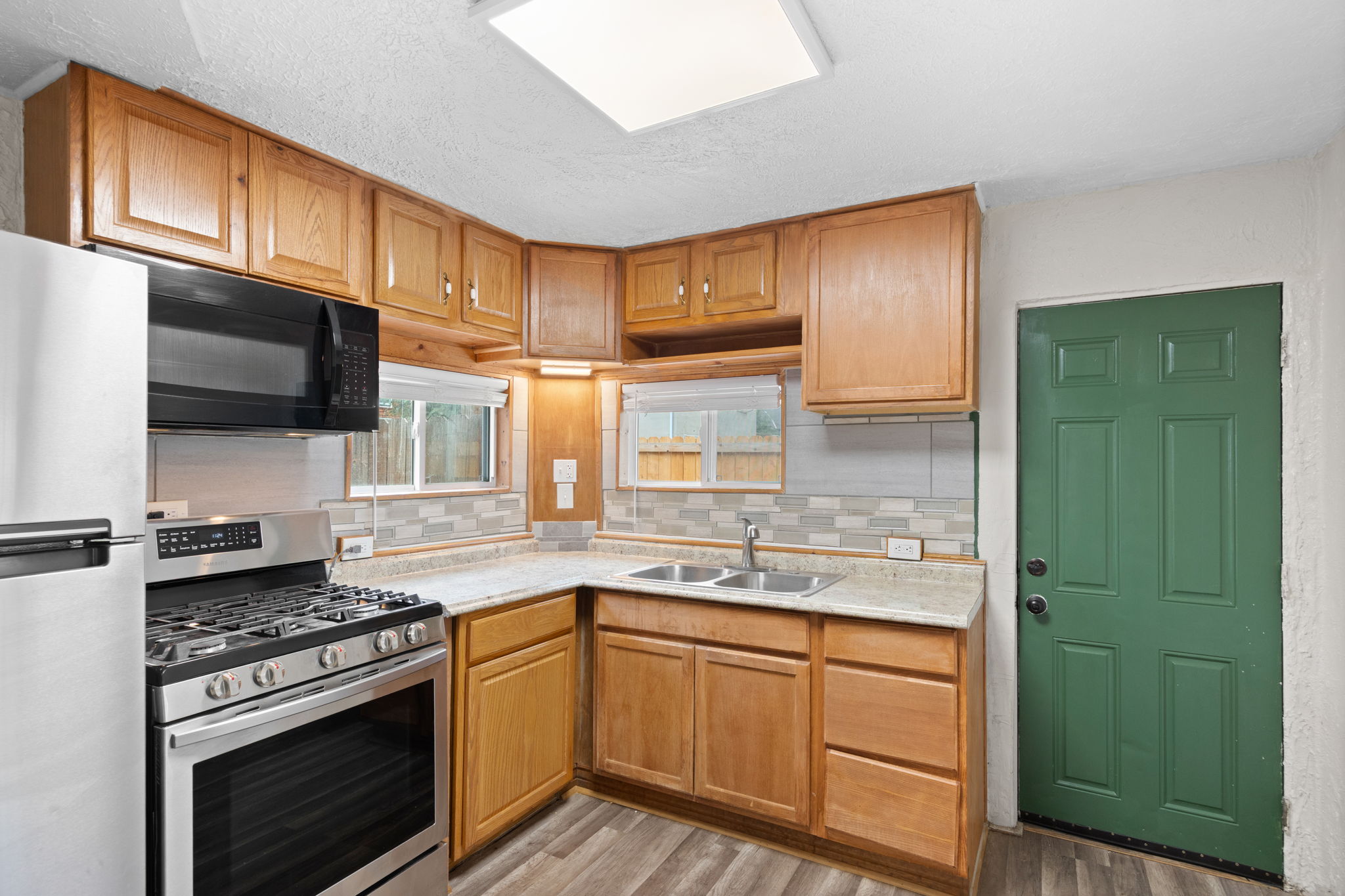 16-web-or-mls-8662-Leo-Rowen-3126-N-Race-St-Denver-CO-80205-117_0739