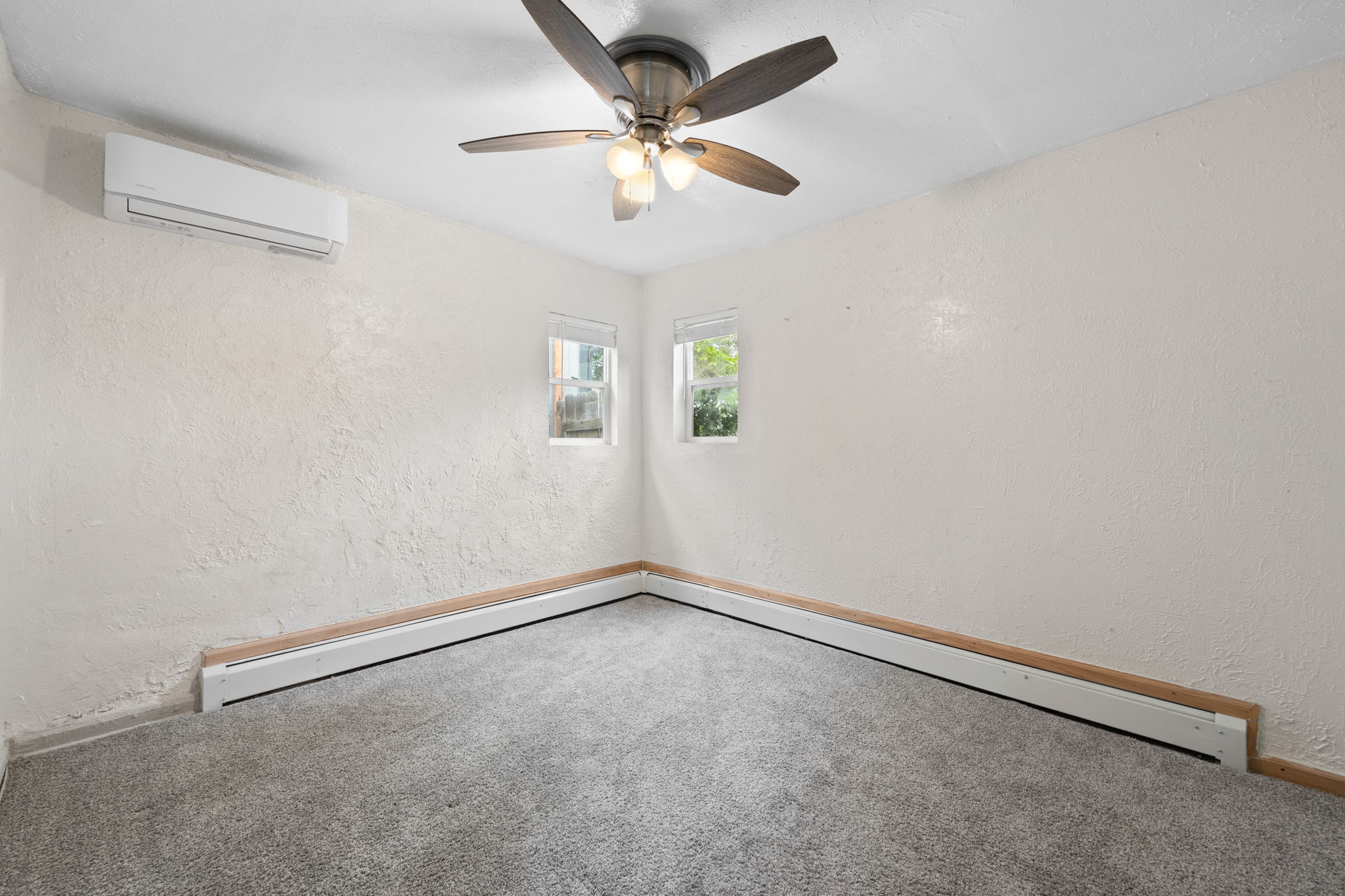 22-web-or-mls-8662-Leo-Rowen-3126-N-Race-St-Denver-CO-80205-123_0754