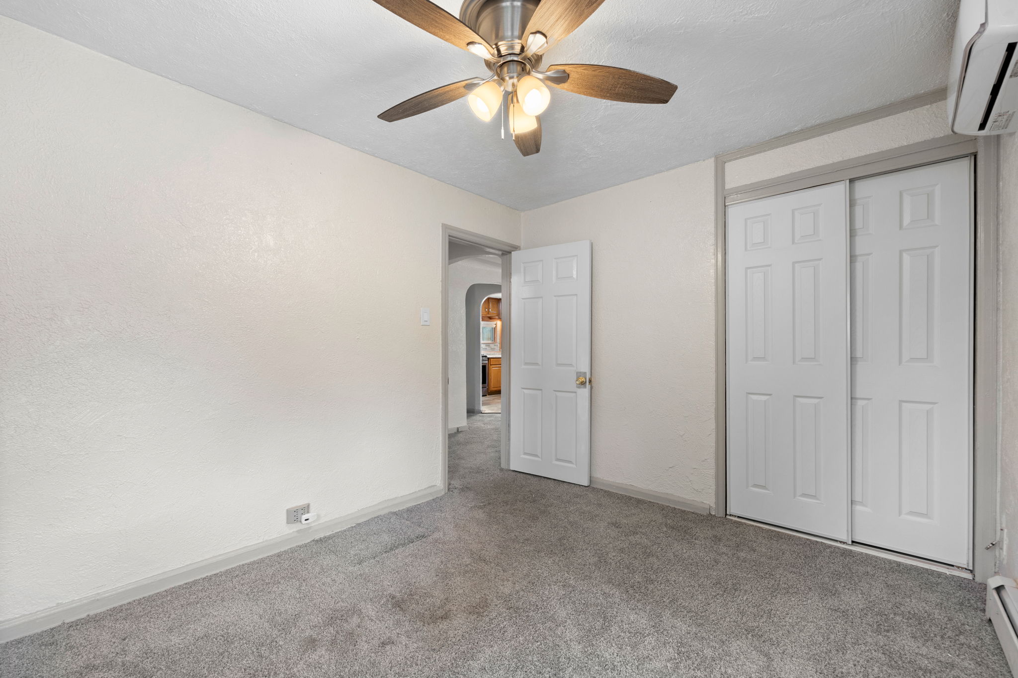 26-web-or-mls-8662-Leo-Rowen-3126-N-Race-St-Denver-CO-80205-127_0784