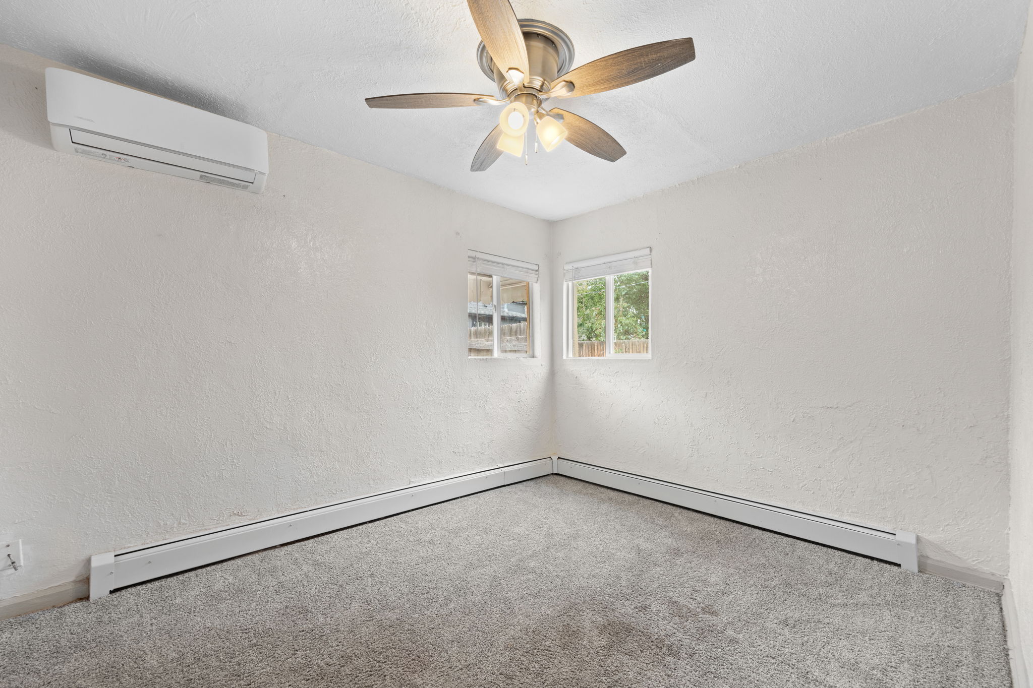 27-web-or-mls-8662-Leo-Rowen-3126-N-Race-St-Denver-CO-80205-128_0774