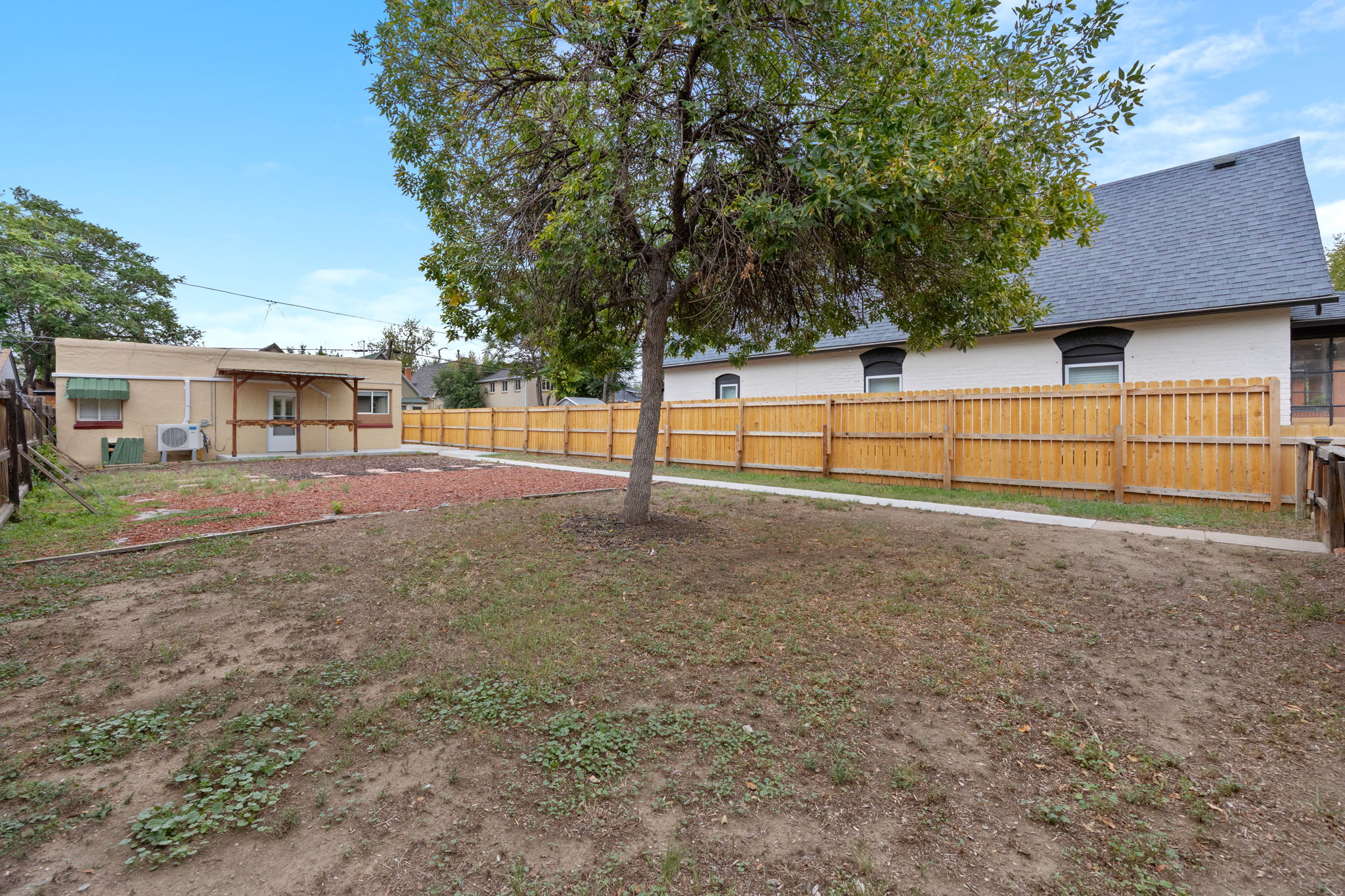 3-web-or-mls-8662-Leo-Rowen-3126-N-Race-St-Denver-CO-80205-101_0684-2