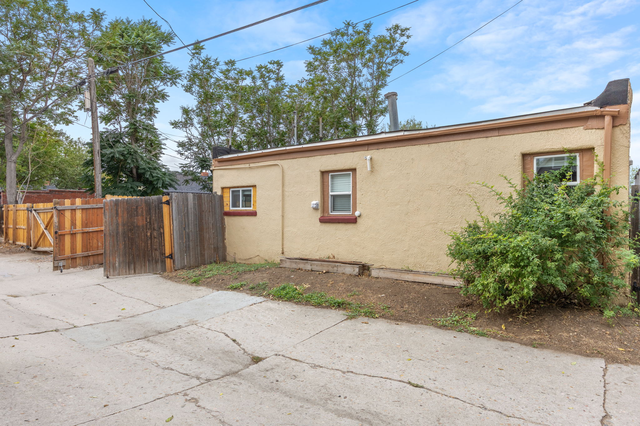 36-web-or-mls-8662-Leo-Rowen-3126-N-Race-St-Denver-CO-80205-132_0809