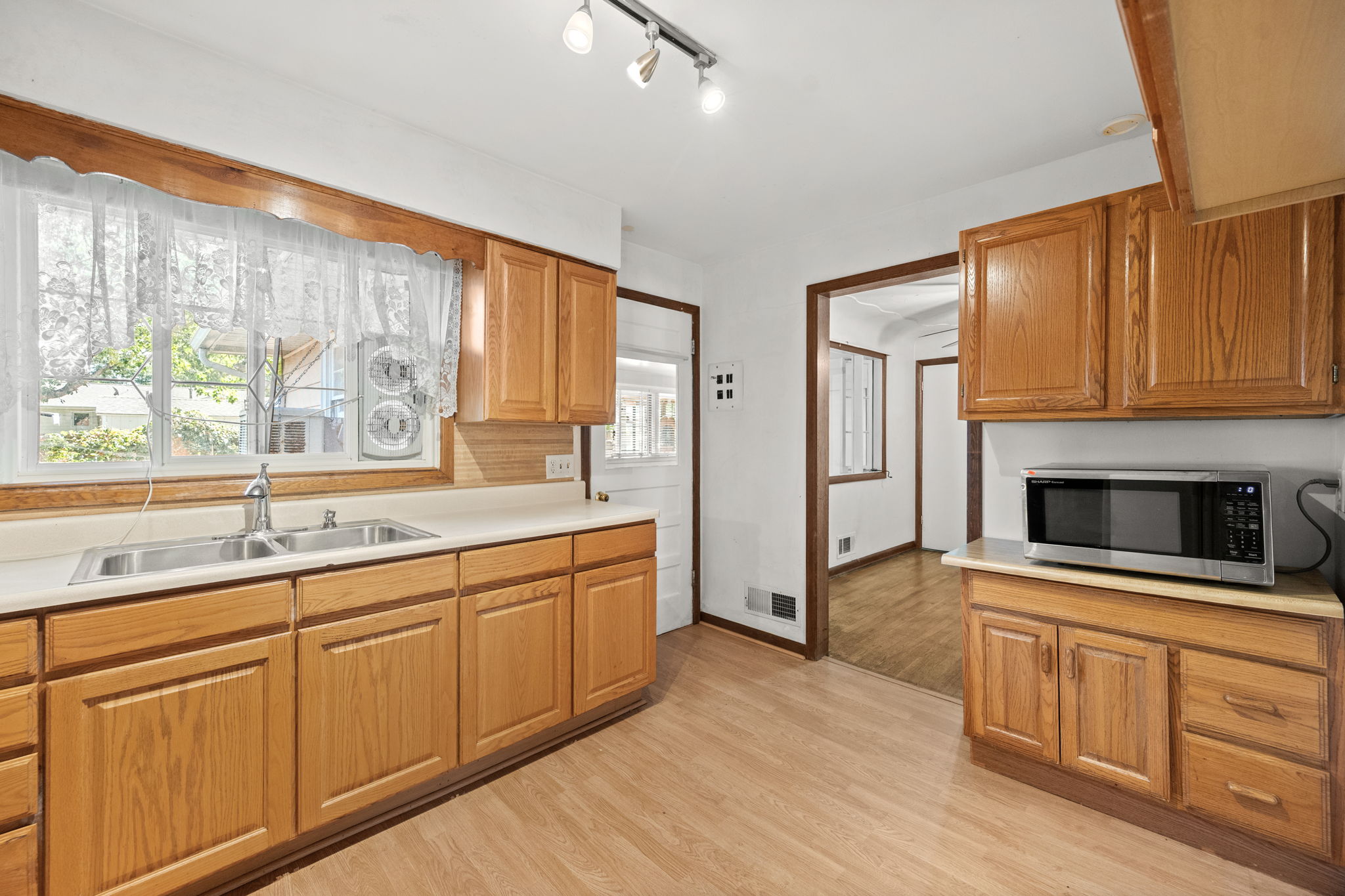 12-web-or-mls-8580-Leo-Rowen-4942-S-Galapago-St-Englewood-CO-80110__1558_108