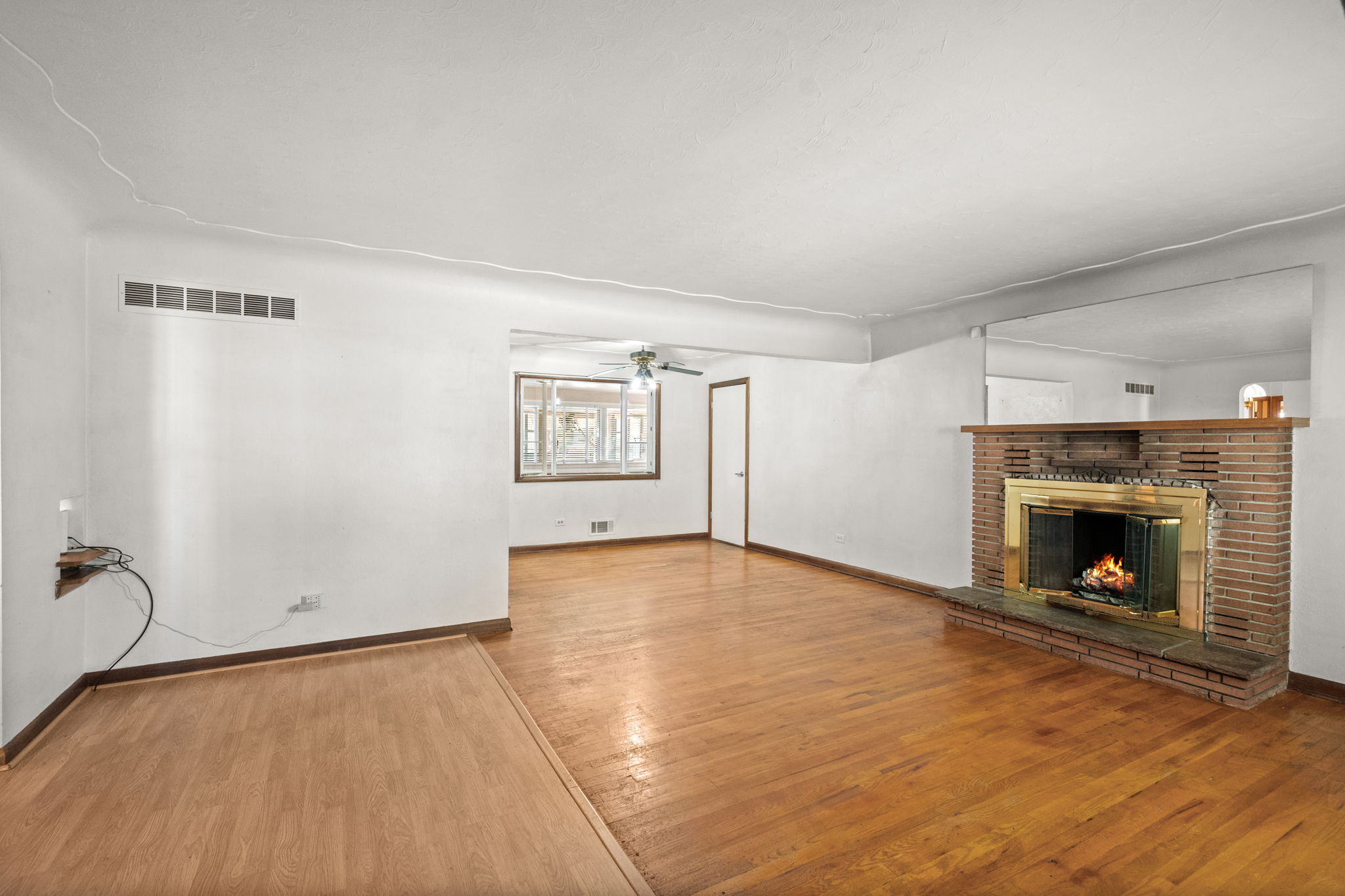 7-web-or-mls-8580-Leo-Rowen-4942-S-Galapago-St-Englewood-CO-80110__1498_106-Edit