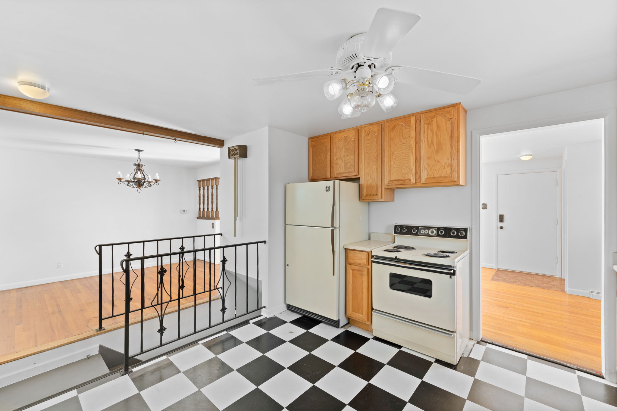 11-web-or-mls-8597-Leo-Rowen-8581-Crescent-Dr-Westminster-CO-80031__0086_110_110-Edit