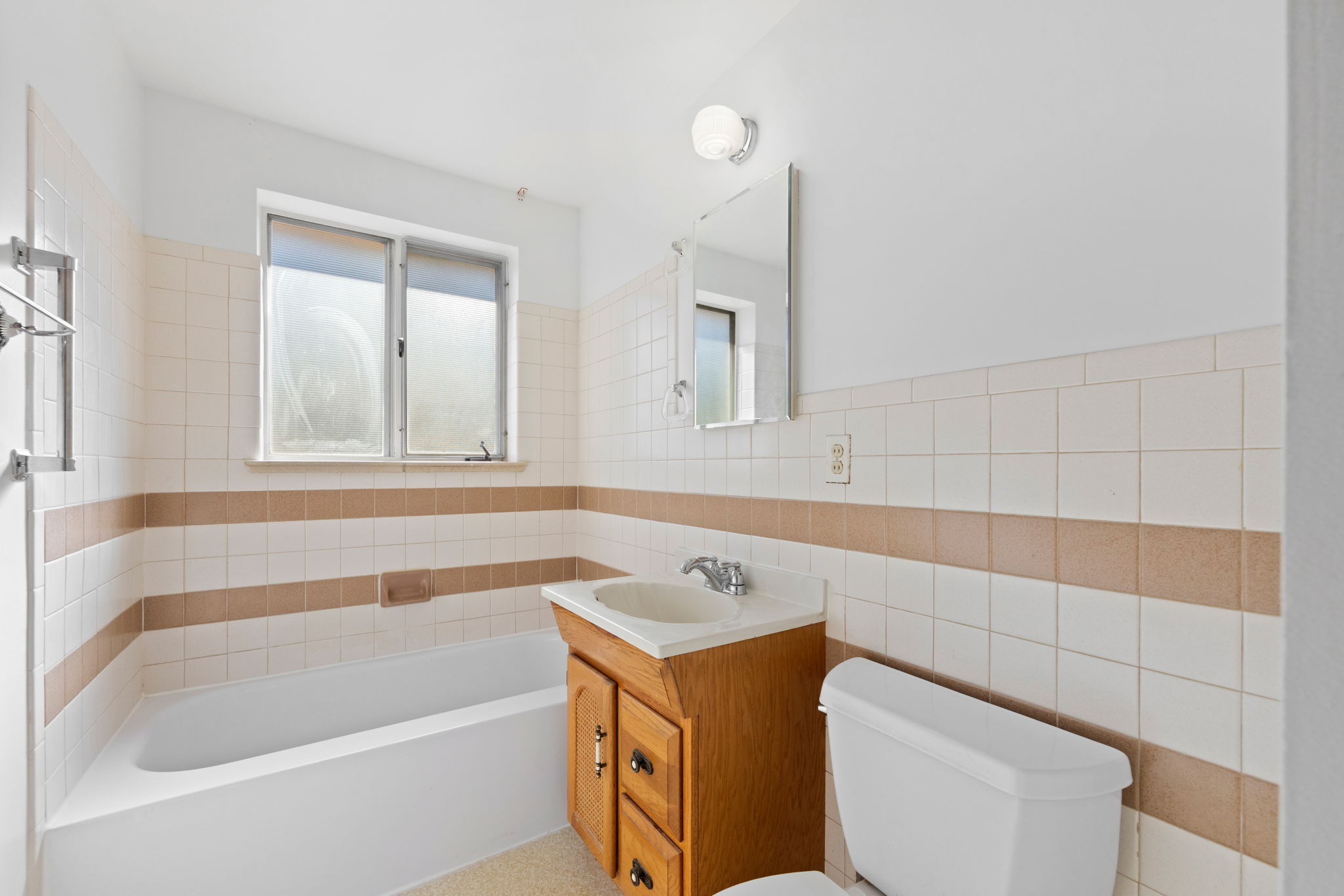 15-web-or-mls-8597-Leo-Rowen-8581-Crescent-Dr-Westminster-CO-80031__0081_113_113