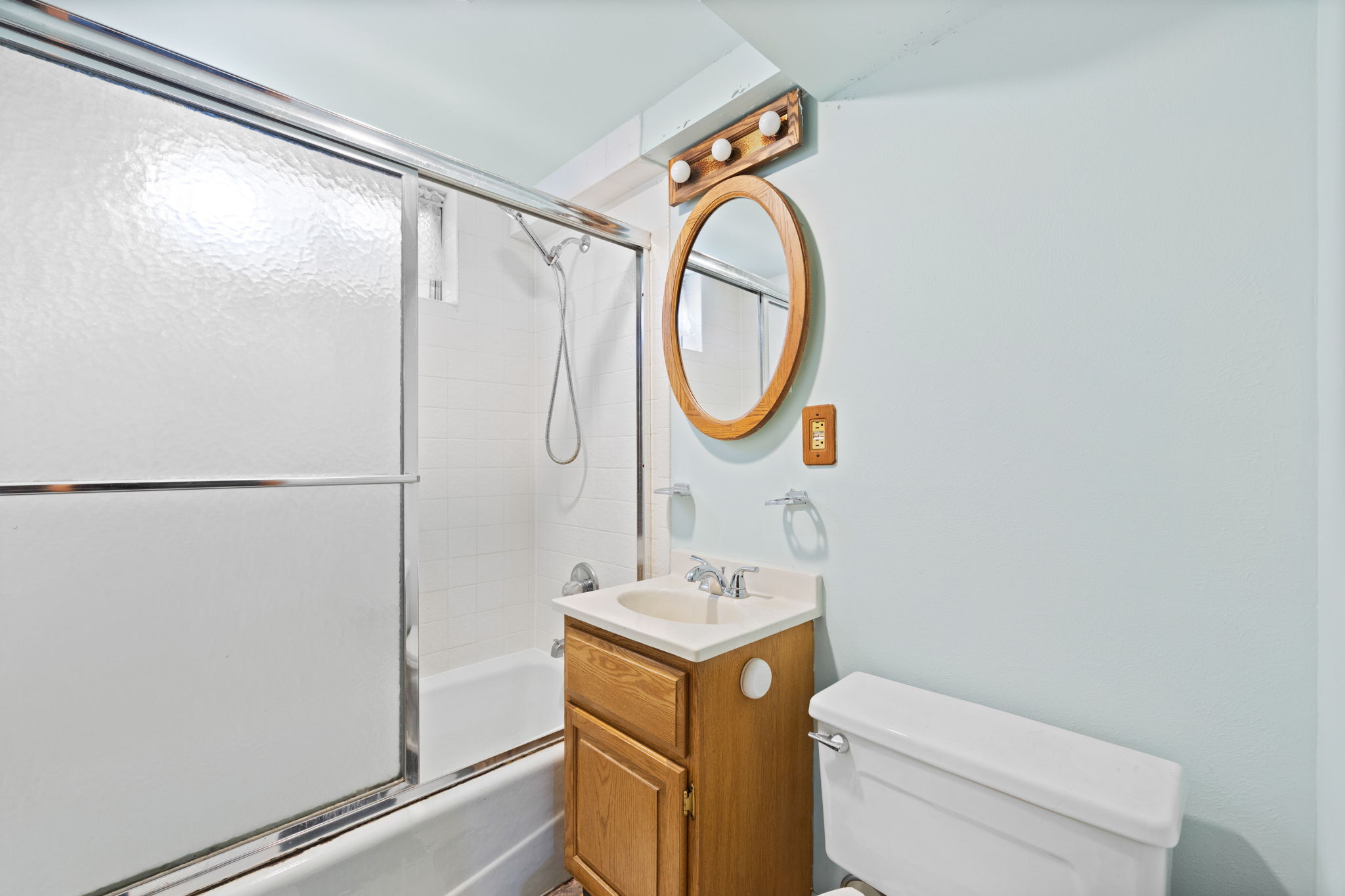 18-web-or-mls-8597-Leo-Rowen-8581-Crescent-Dr-Westminster-CO-80031__0151_128_128-Edit