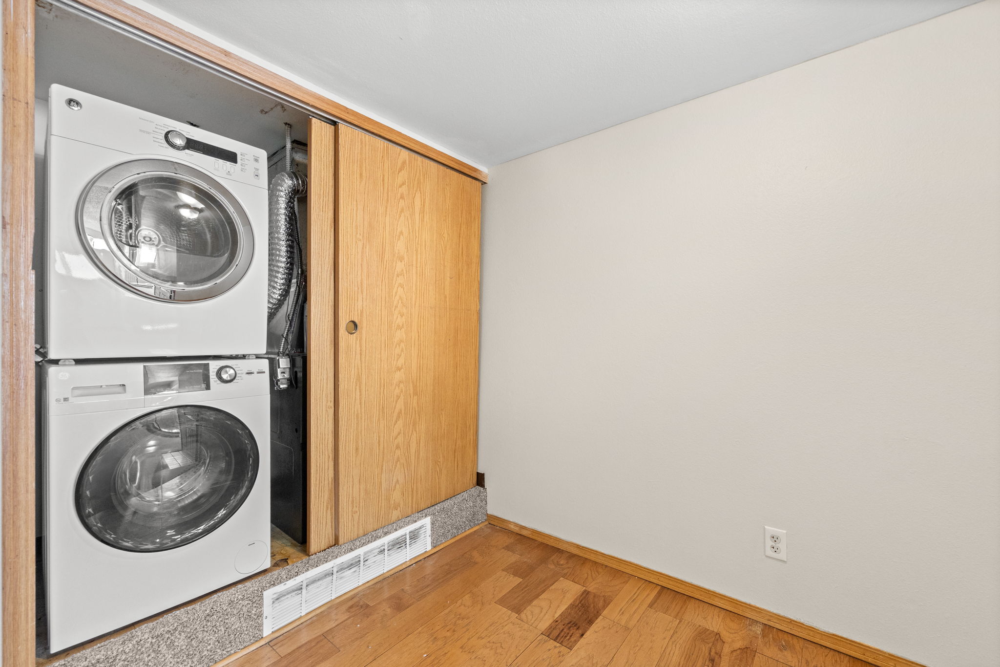 14-web-or-mls-8693-Leo-Rowen-8701-Huron-St-4-208-Thornton-CO-80260-114_2730