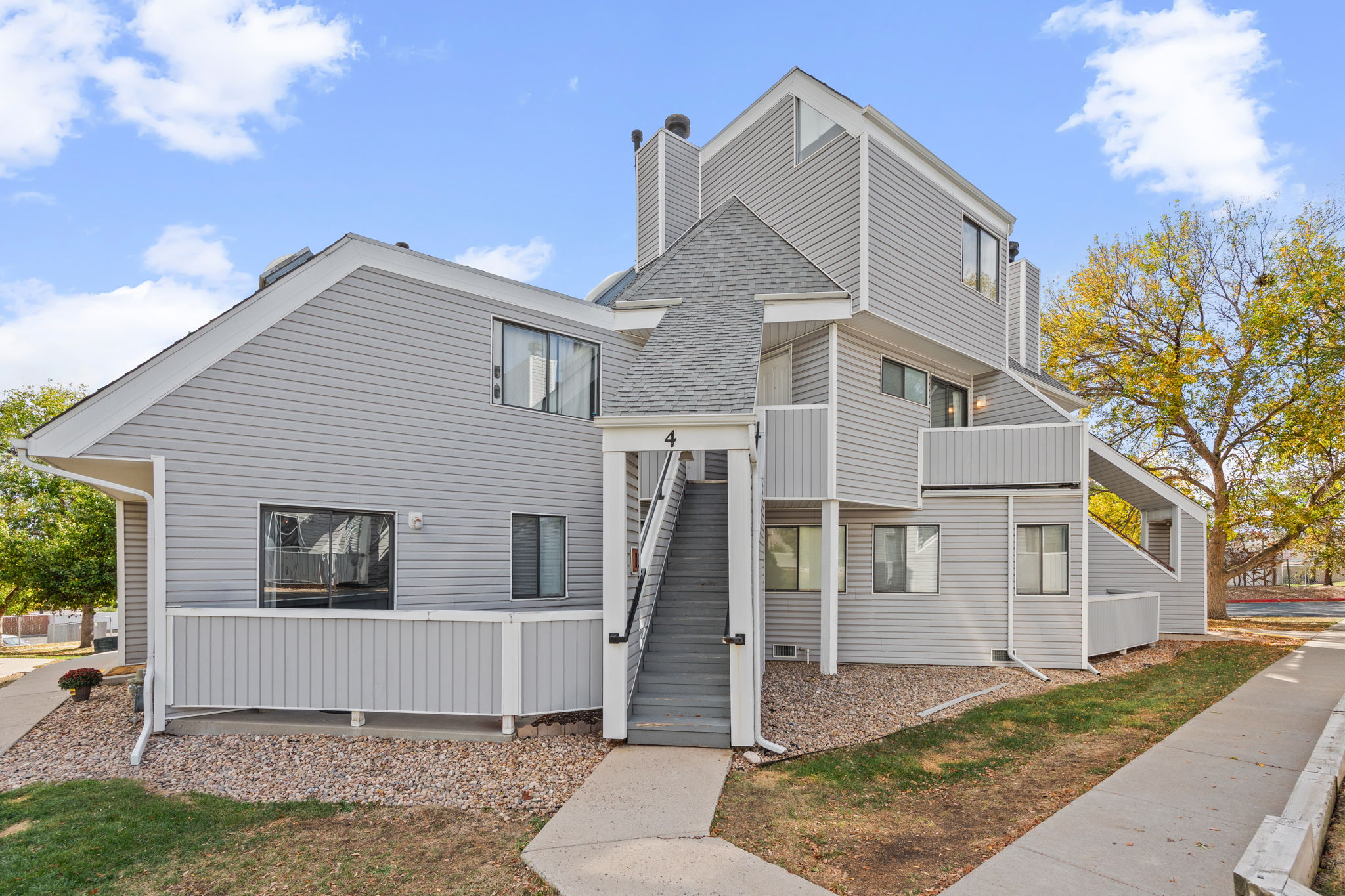 2-web-or-mls-8693-Leo-Rowen-8701-Huron-St-4-208-Thornton-CO-80260-102_2735