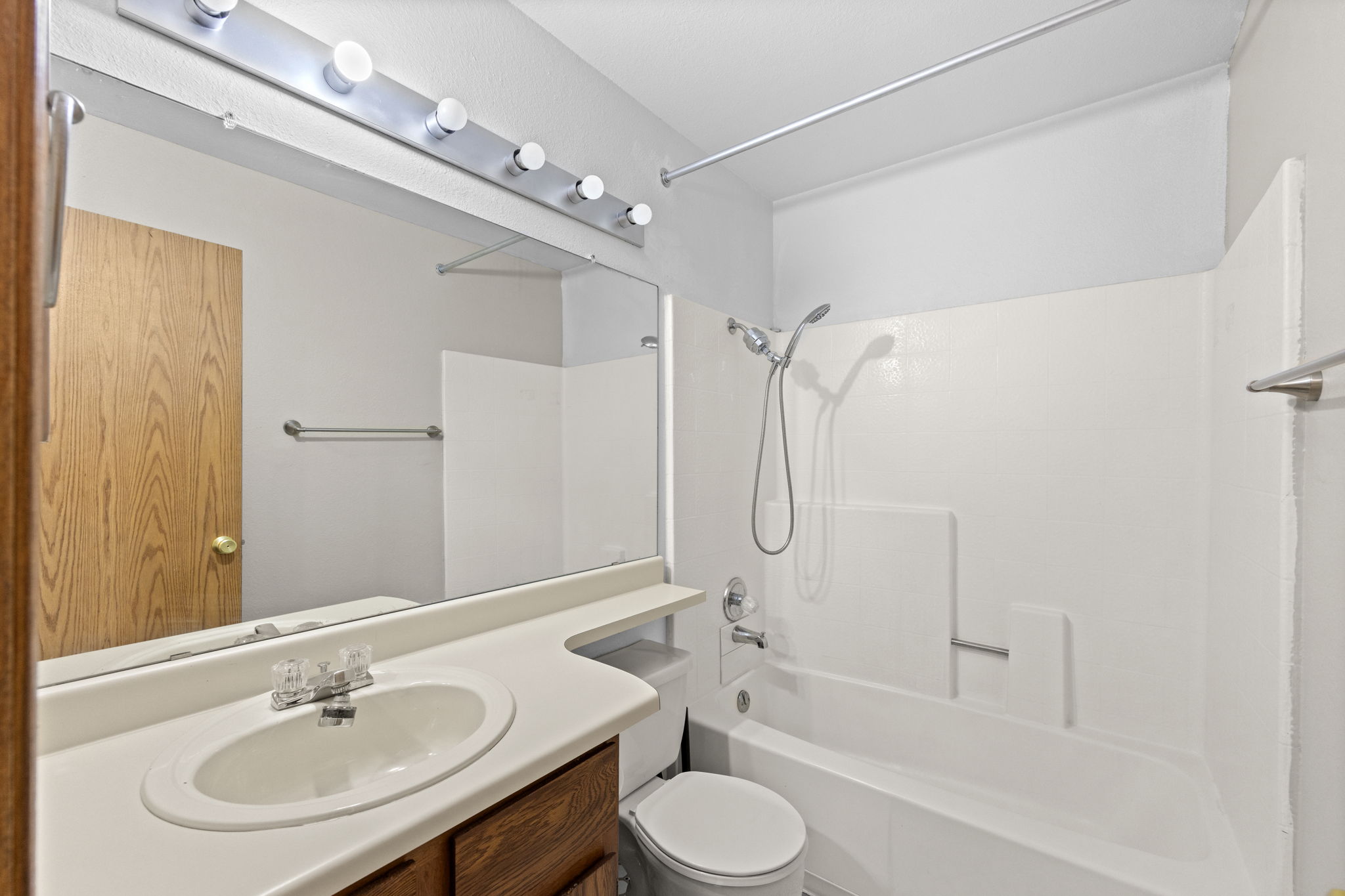 20-web-or-mls-8693-Leo-Rowen-8701-Huron-St-4-208-Thornton-CO-80260-121_2690