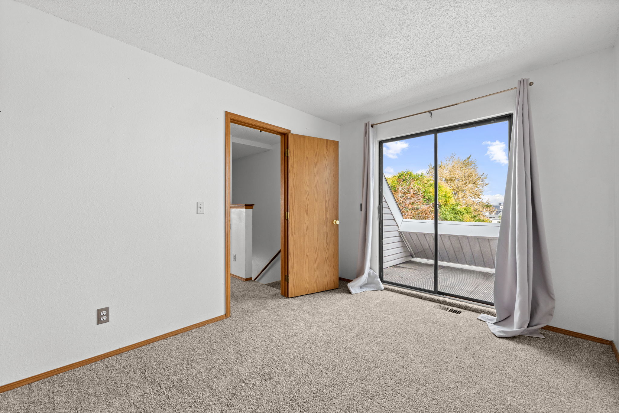 22-web-or-mls-8693-Leo-Rowen-8701-Huron-St-4-208-Thornton-CO-80260-123_2700