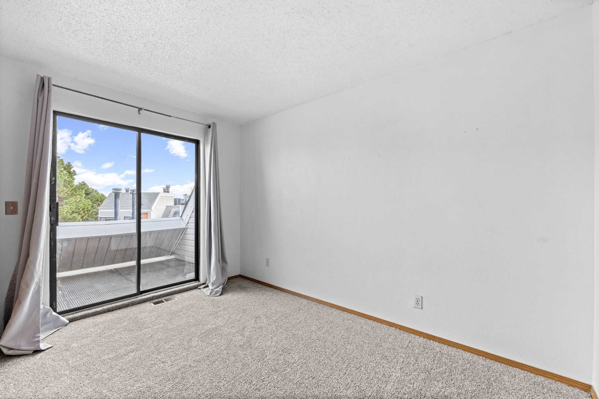 24-web-or-mls-8693-Leo-Rowen-8701-Huron-St-4-208-Thornton-CO-80260-125_2770