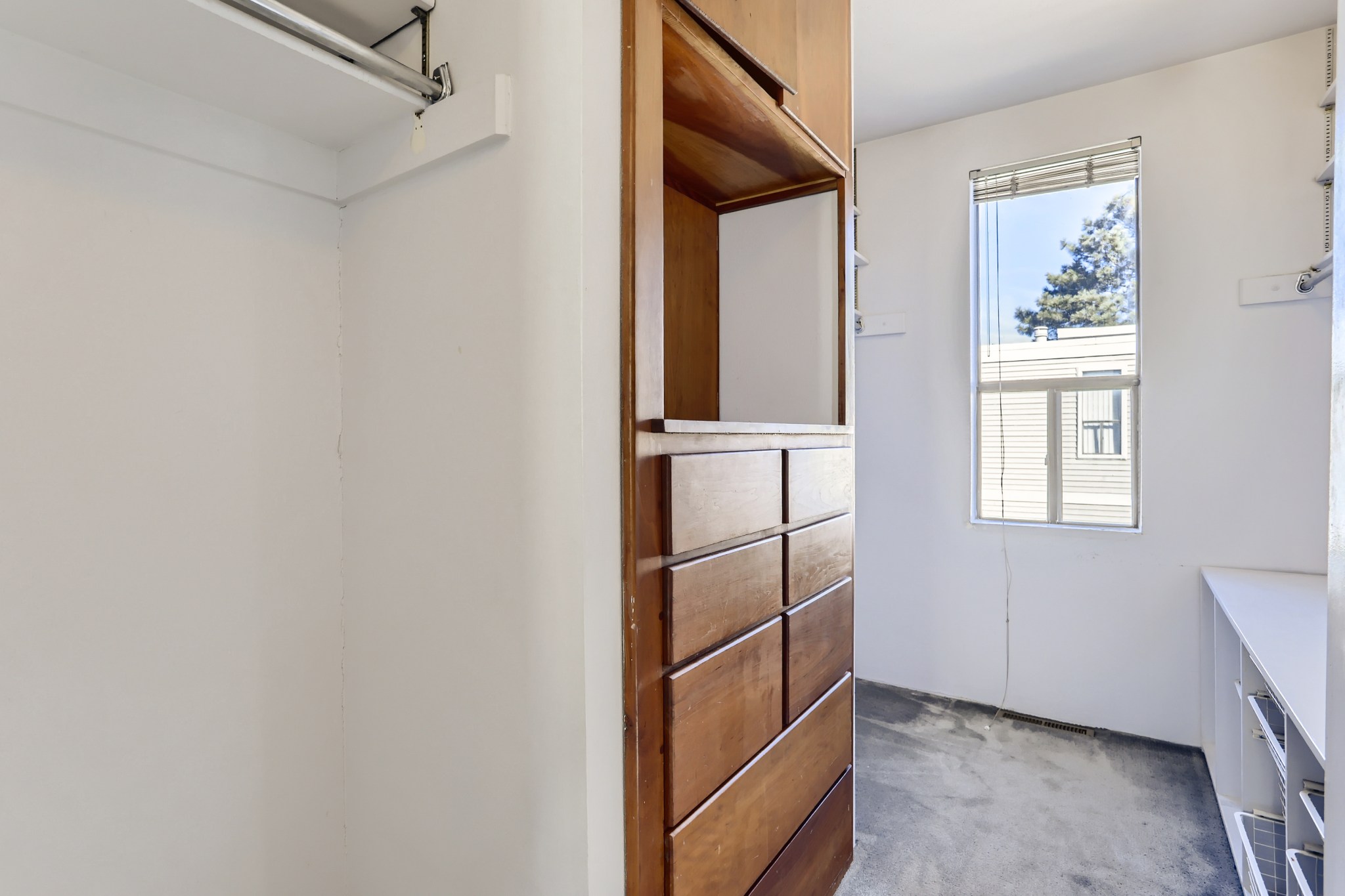 27-2nd-Floor-Primary-Bedroom-Closet