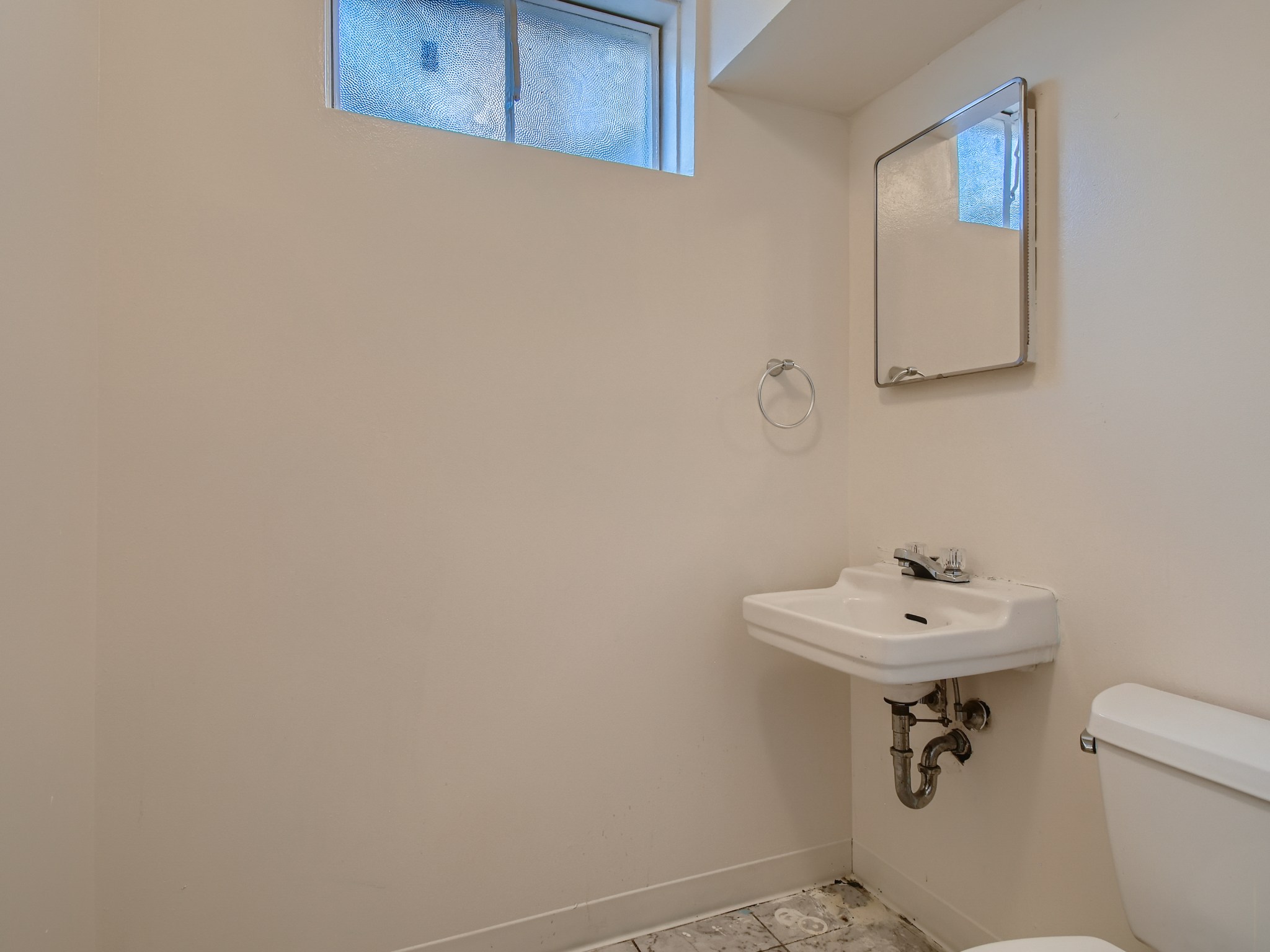27-Lower-Level-Bathroom